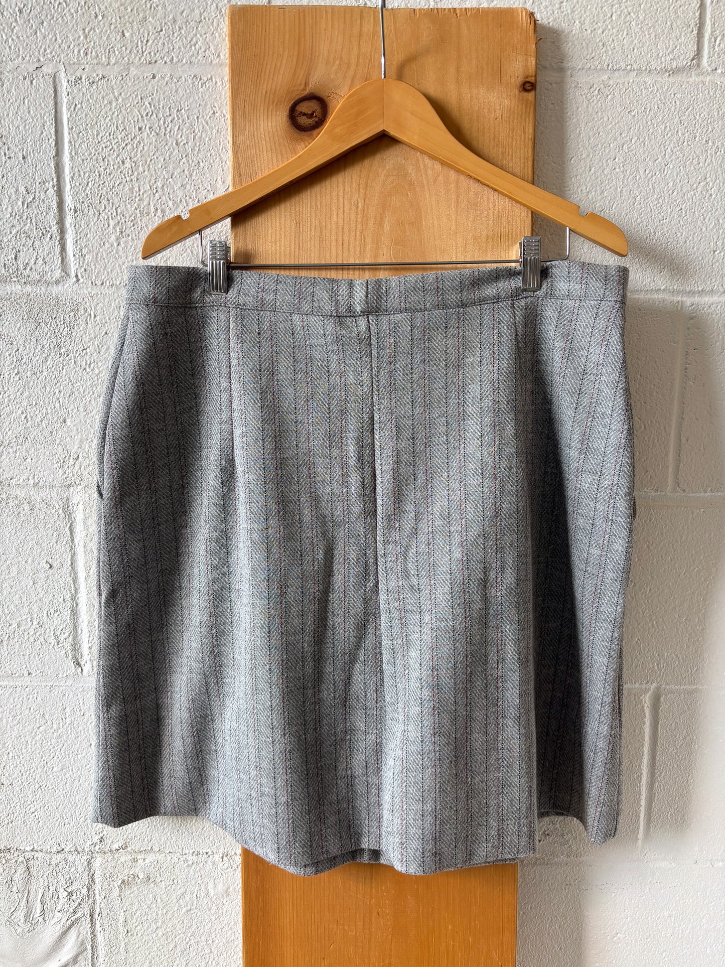 Grey Skirt : XL