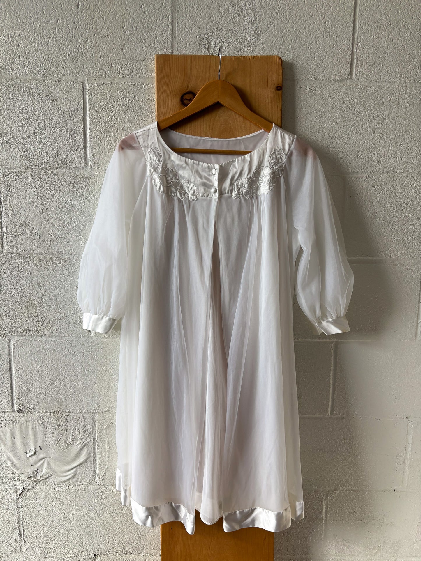 Vtg Puff Sleeve Robe : M