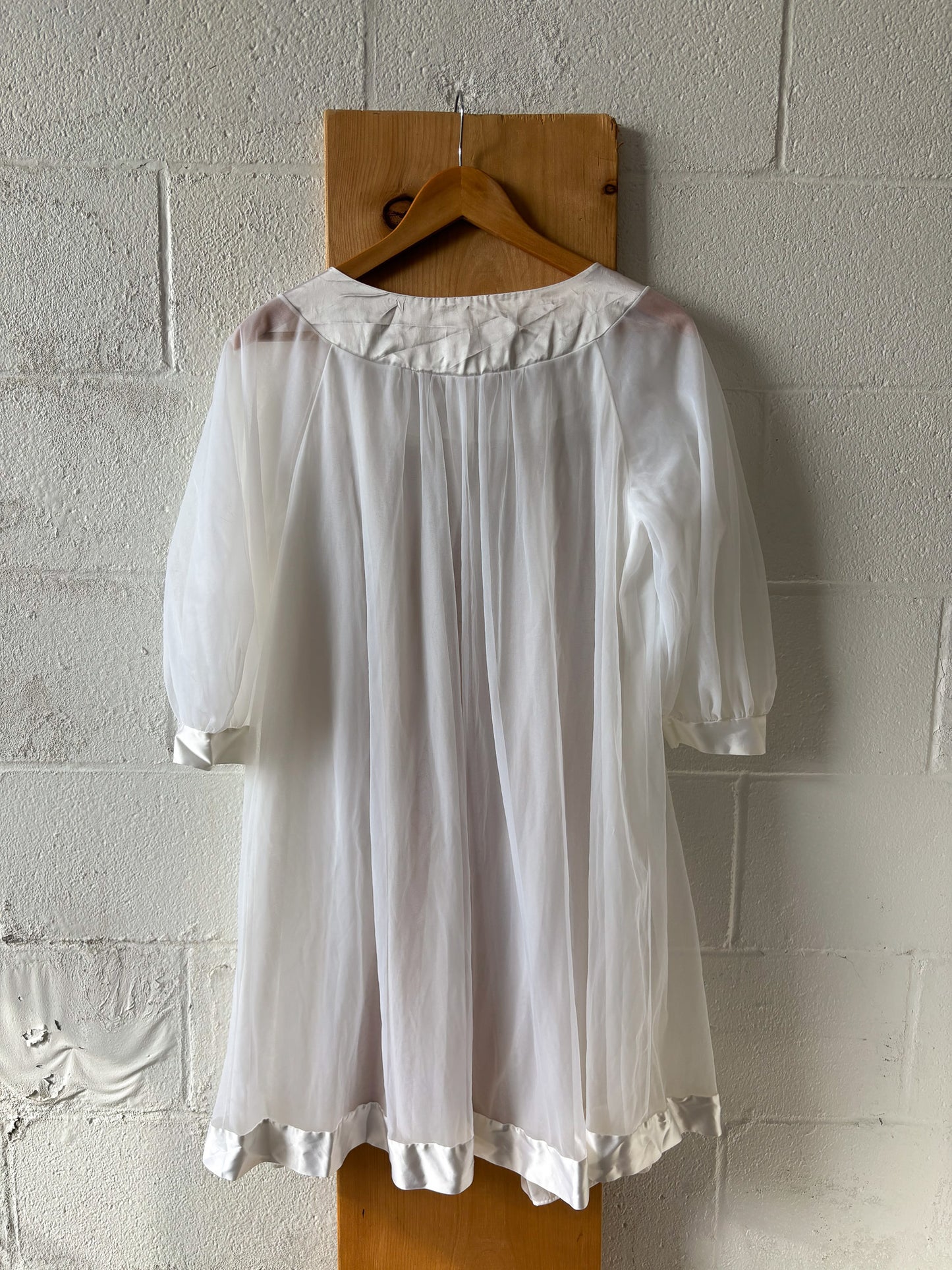 Vtg Puff Sleeve Robe : M