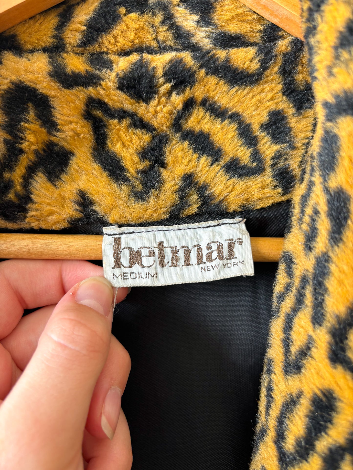 Vtg Fuzzy Cheetah Jacket : M (Local Pick Up Only)