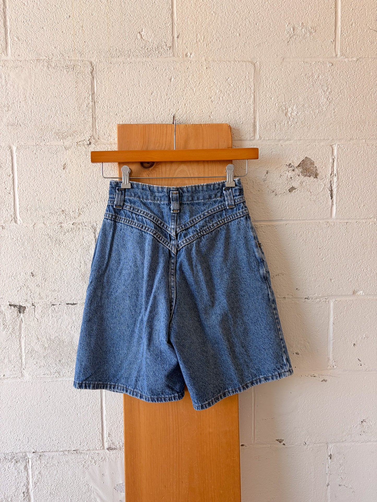 Vtg High Rise Lee Denim Shorts : 6 Med