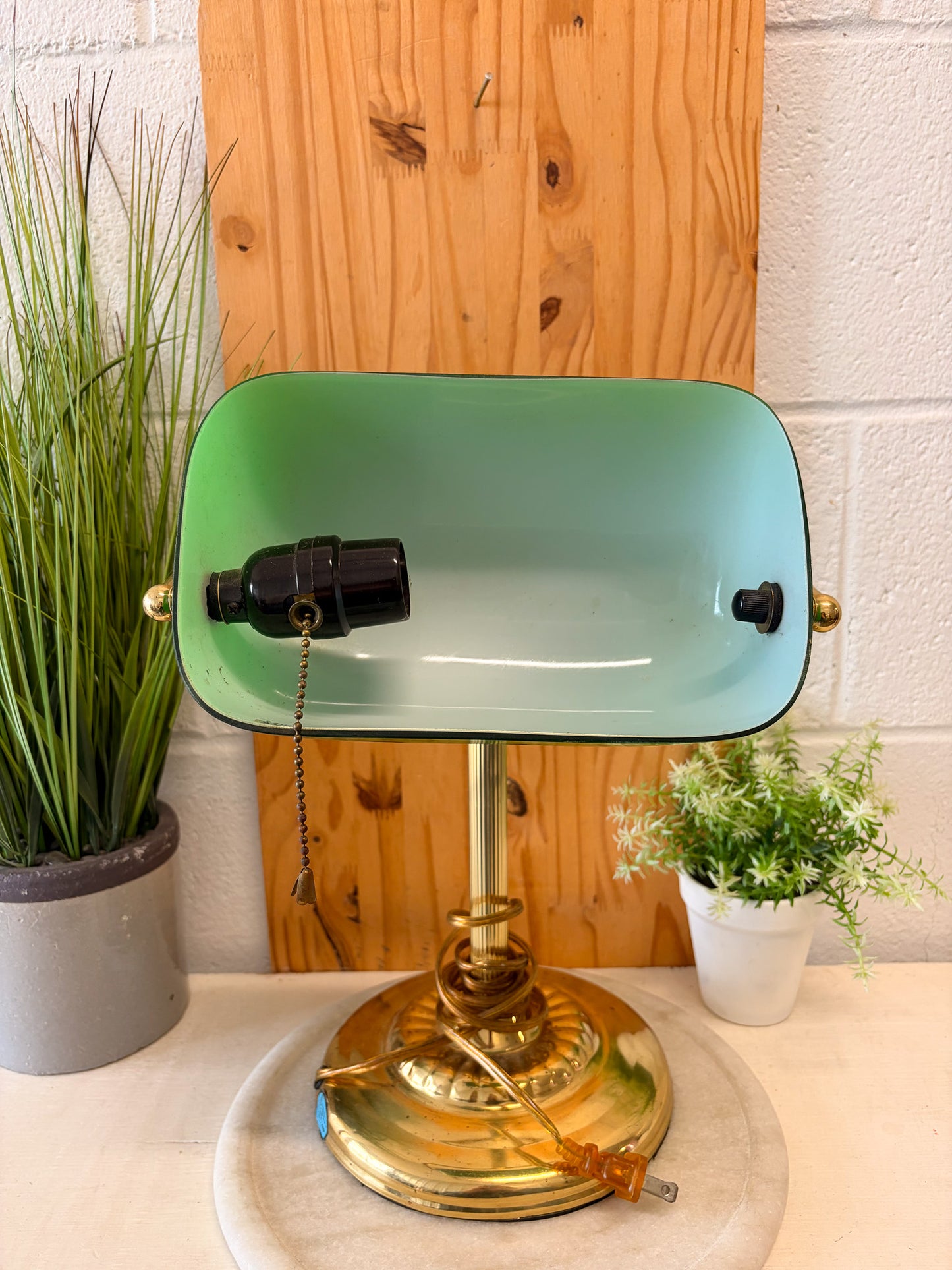 Vtg Green & Brass Banker's Desk Lamp (Local Pick Up Only)