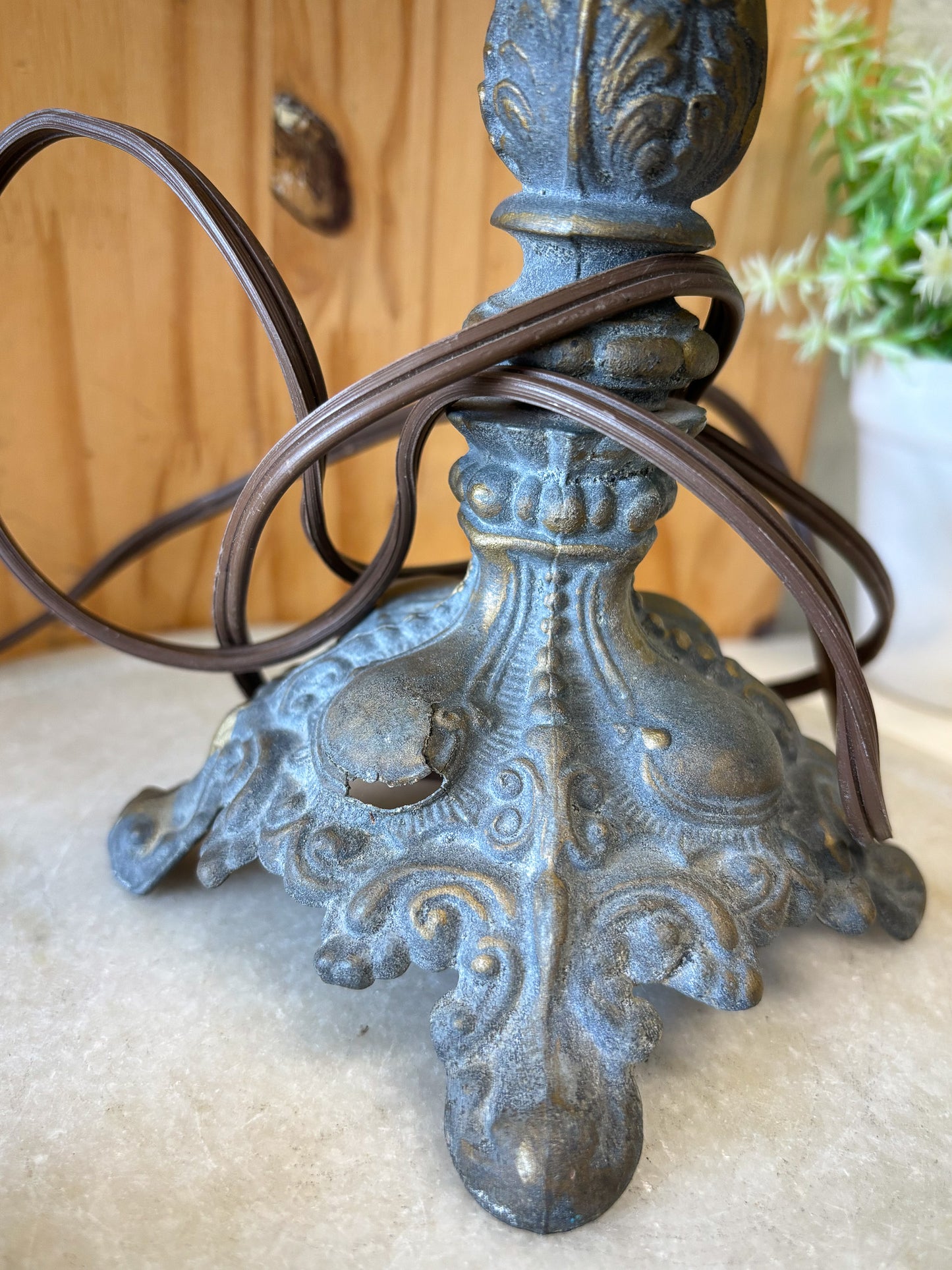 Vtg Slag Glass Table Top Lamp (Local Pick Up Only)