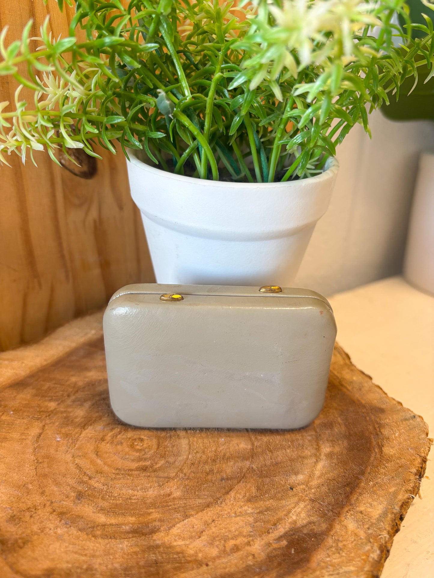 Vtg Buxton Key-Tainer