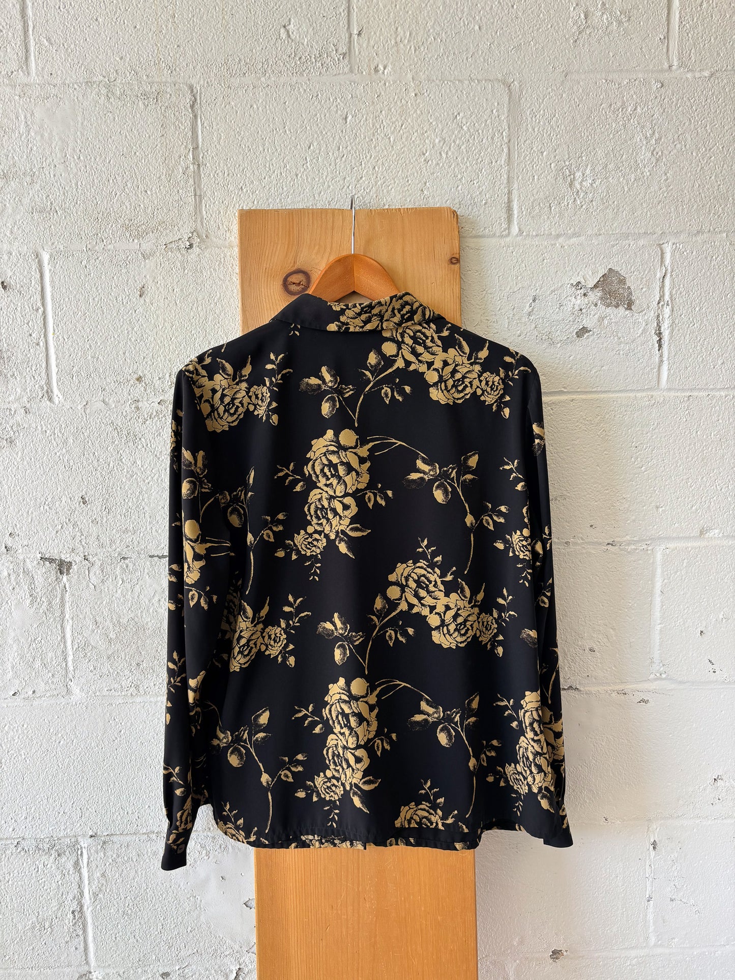 Flowy Black Floral Button Up : L/XL