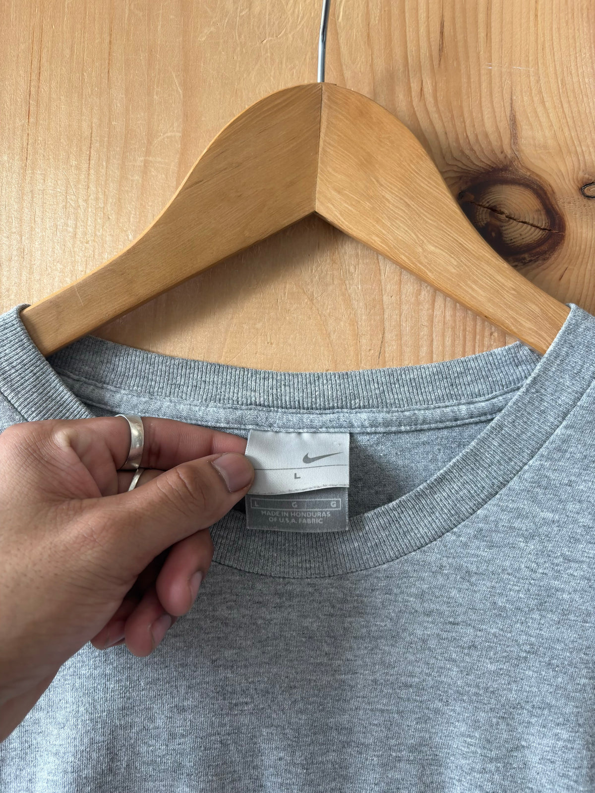 Gray Nike Tee : L