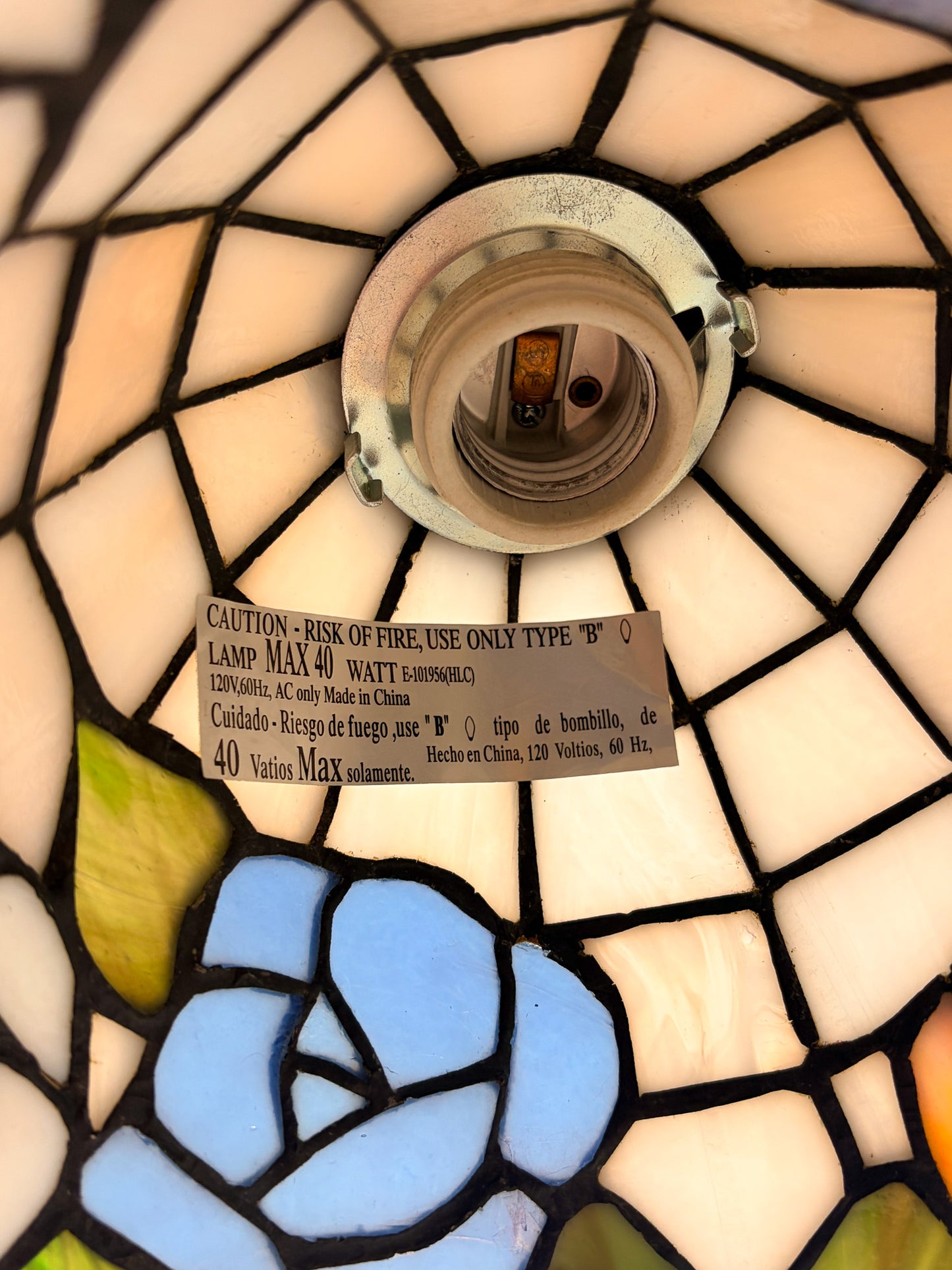 Tiffany Style Daffodil Stained Glass Bridge Arm Lamp (Tested & Works!) (Local Pick Up Only)