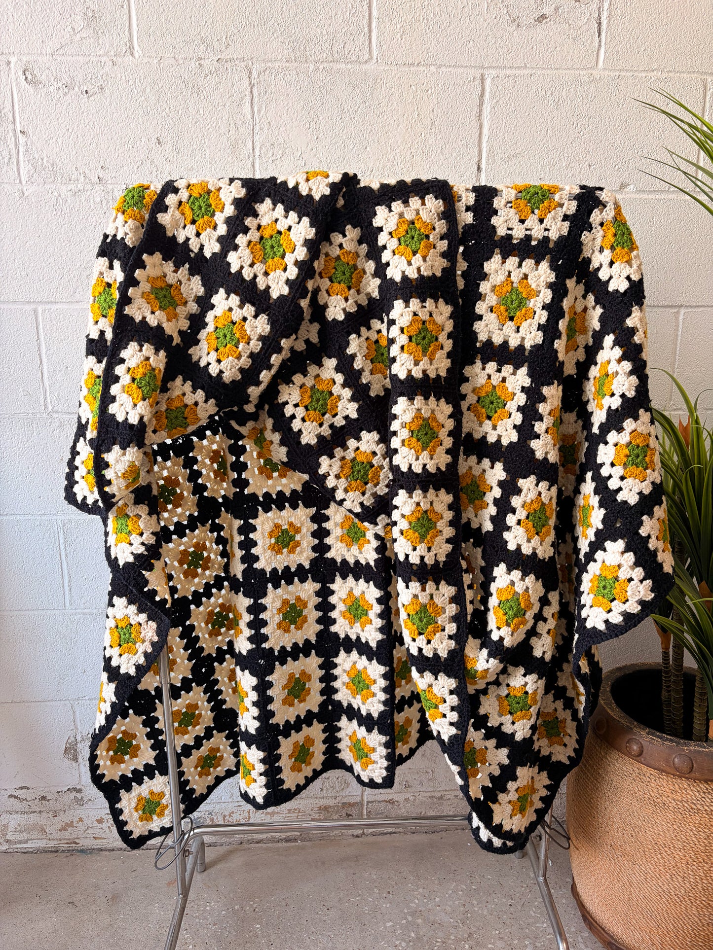 Vtg Crochet Throw Blanket (Local Pick Up Only)