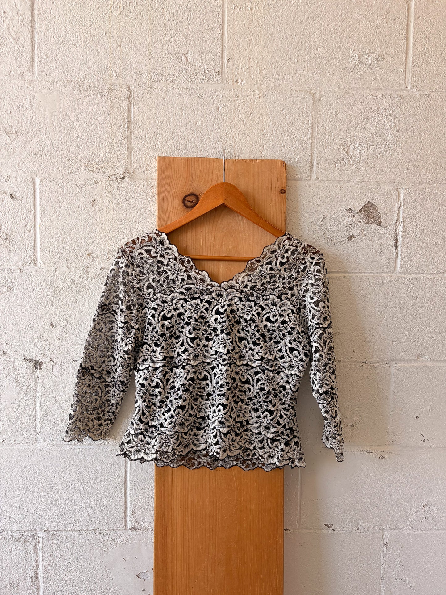 90s Black & White Lace Top : L