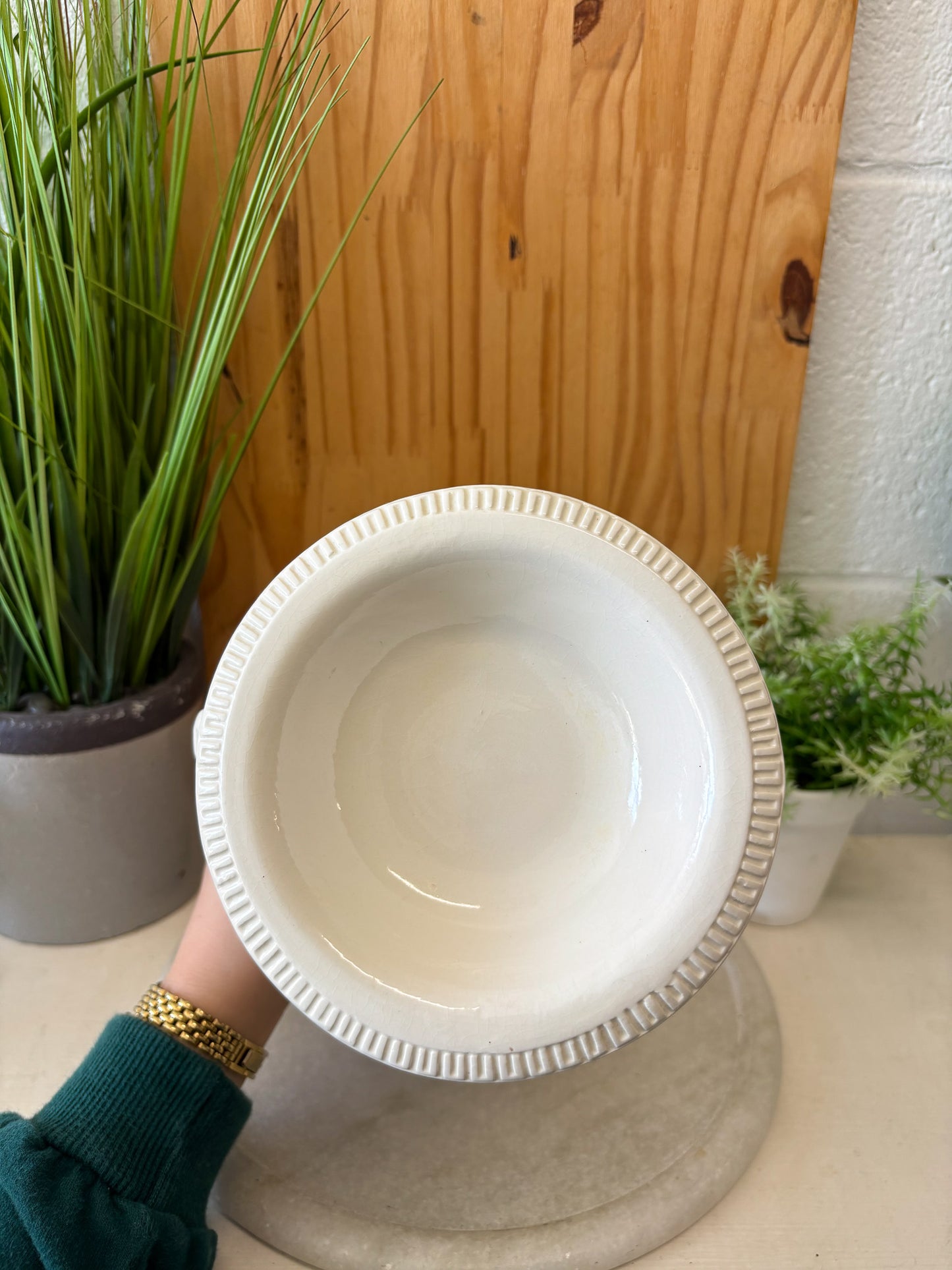 Vtg Gold Detailed Cherub Angel Pedestal (Local Pick Up Only)