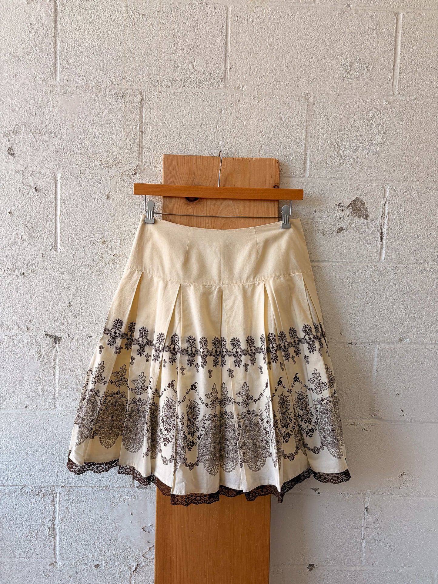 Pleated Brown Floral Skirt : 10