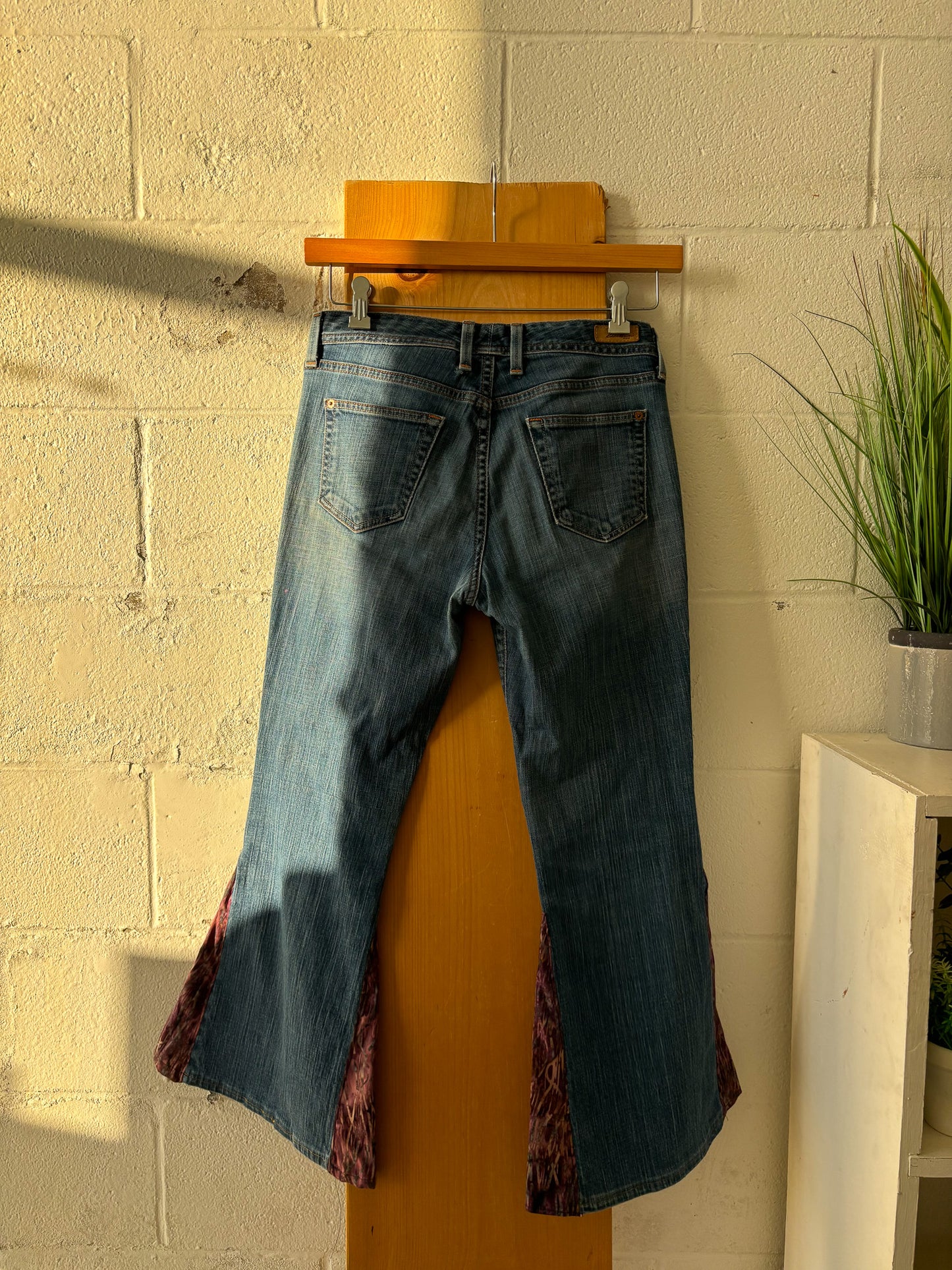 Eddie Bauer Purple Detailed Flare Jeans : 4S