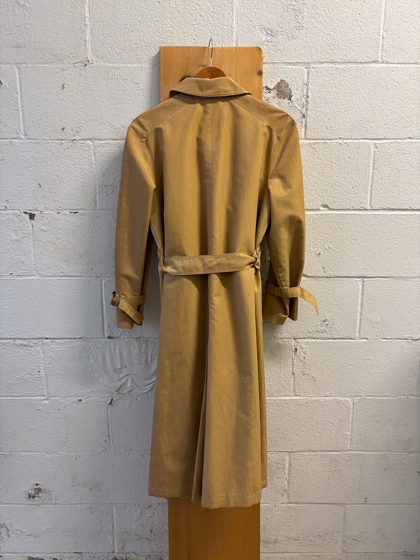 Vtg Tan Trench Coat : S/M