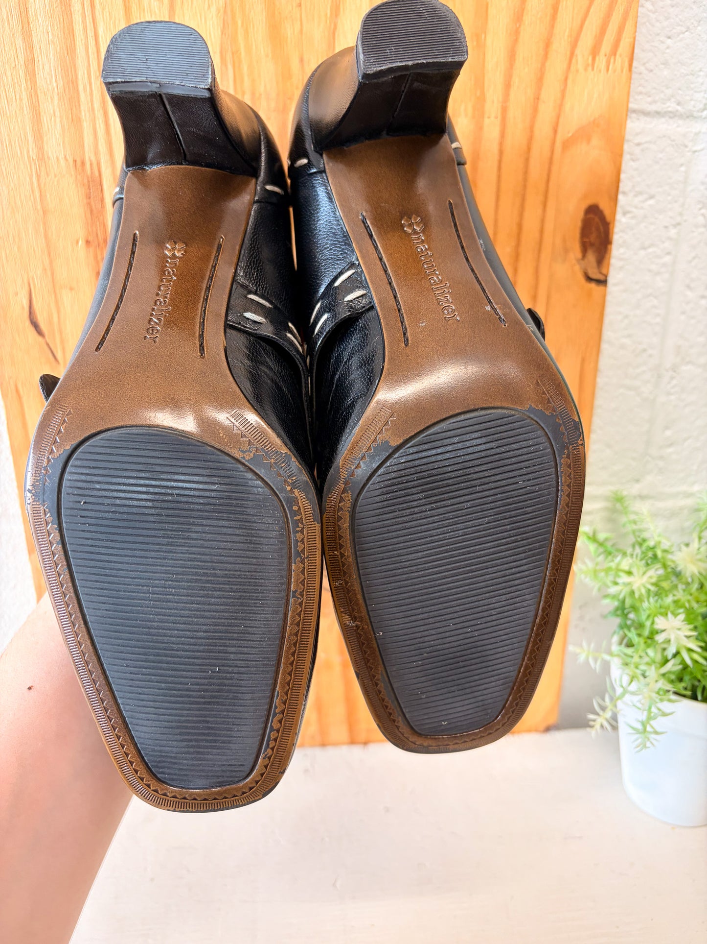 Black & White Stitched Pumps : Size 8