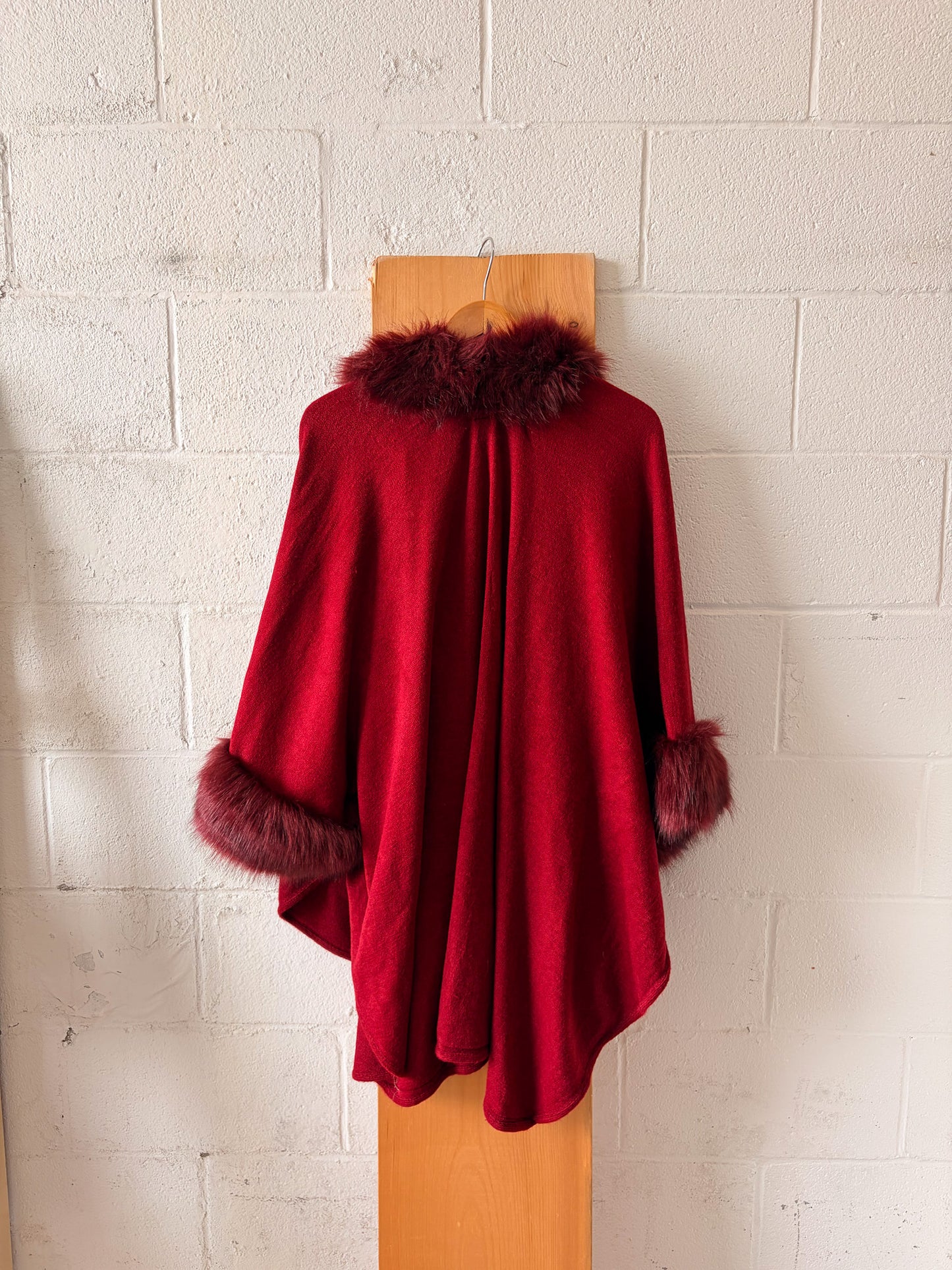 Faux Fur Trimmed Poncho : OS