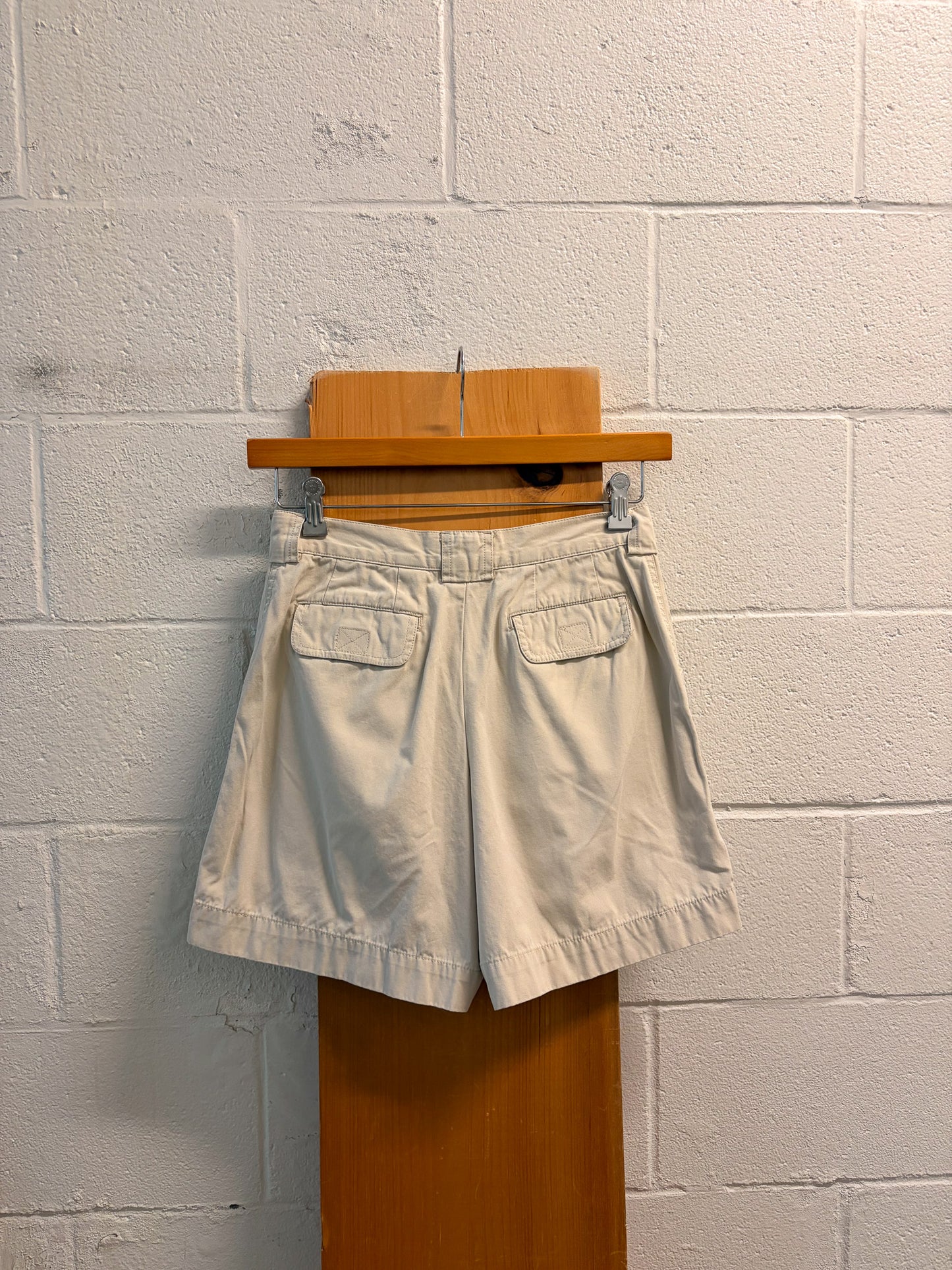 Eddie Bauer Light Khaki Cargo Shorts : 6P