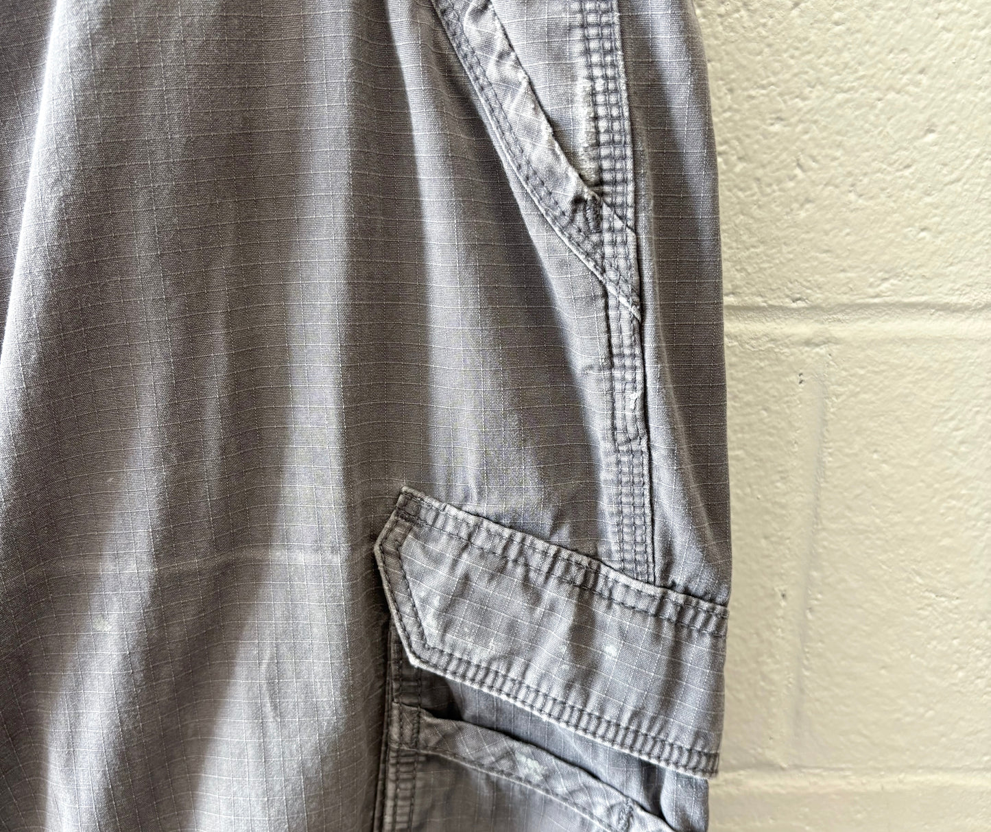 Gray Carhartt Cargo Pants : 40” W