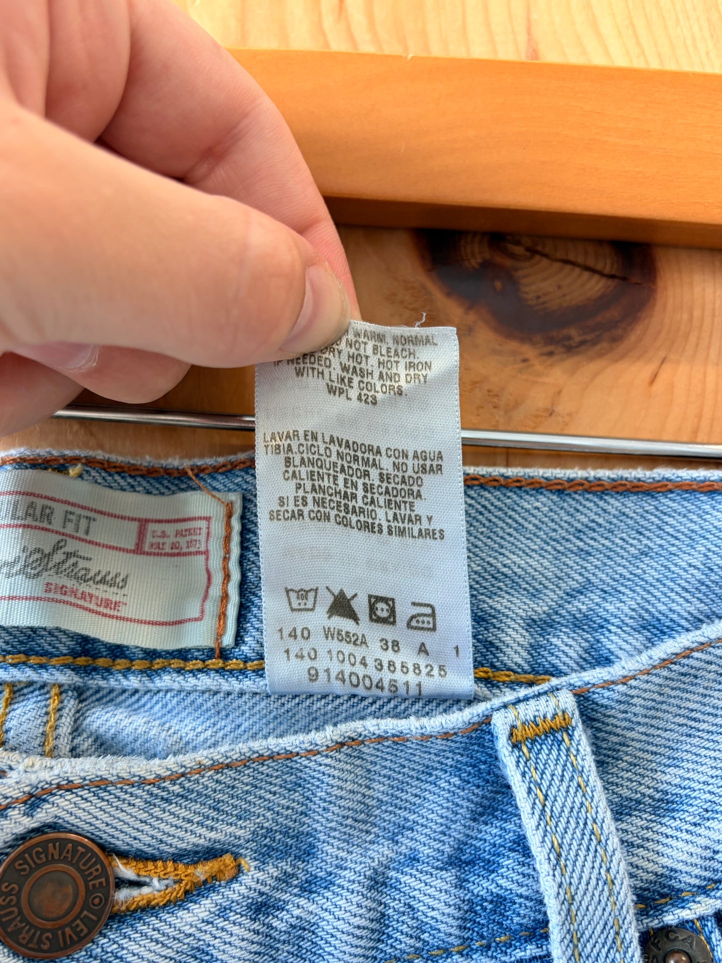 Y2K Light Wash Levi’s : 38x30