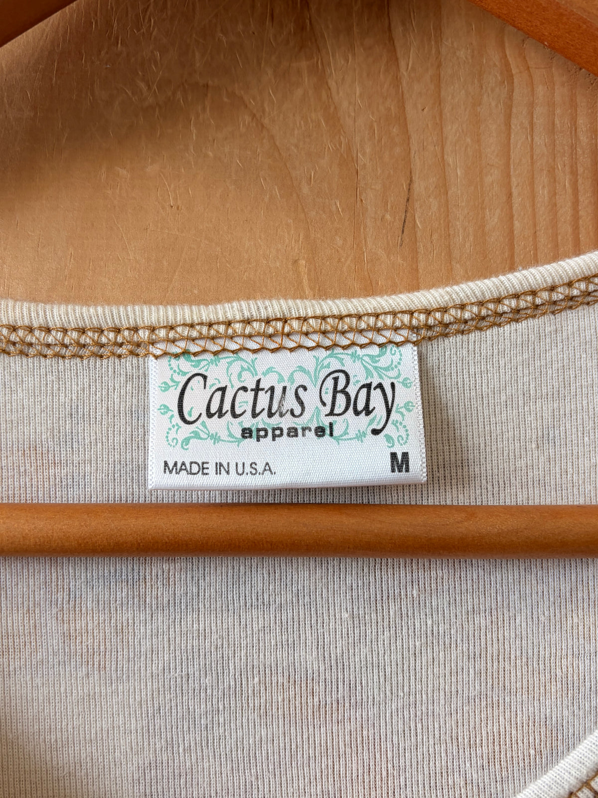 Vtg Cactus Bay Vineyard Top : M