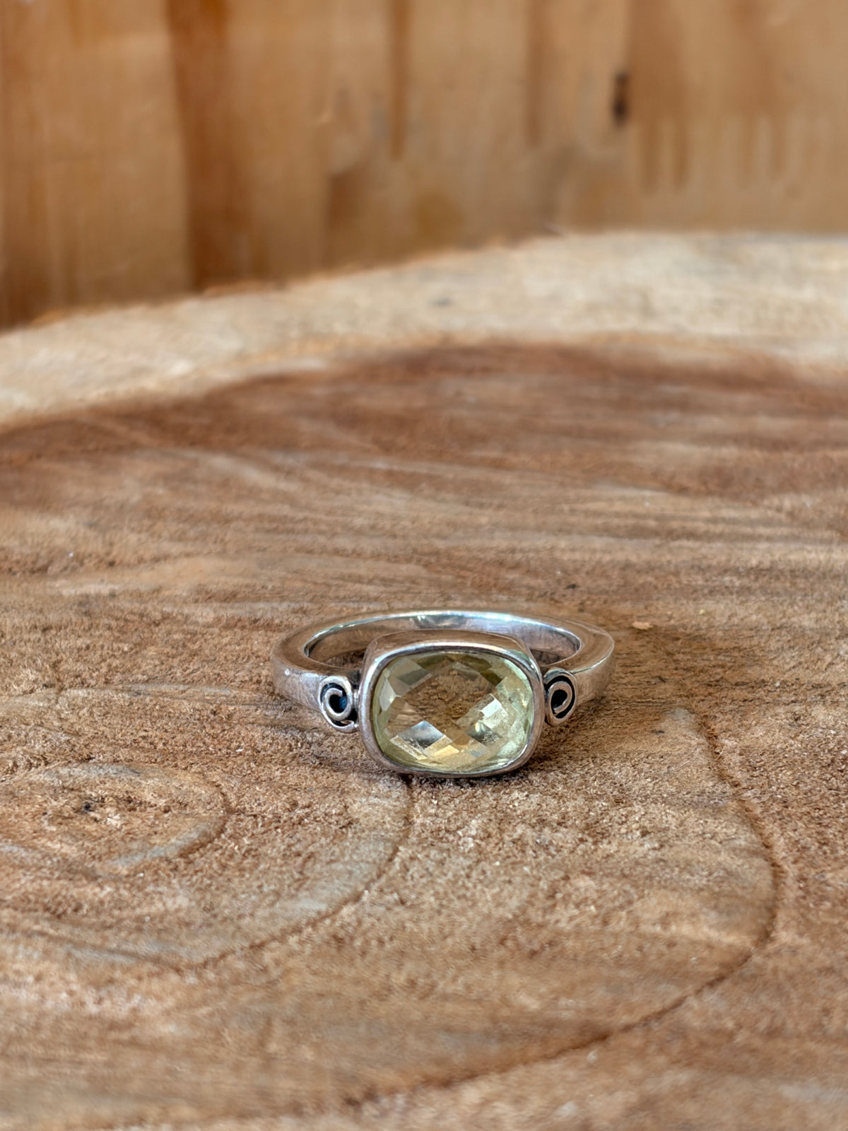 925 Green Stone Ring : Size 7