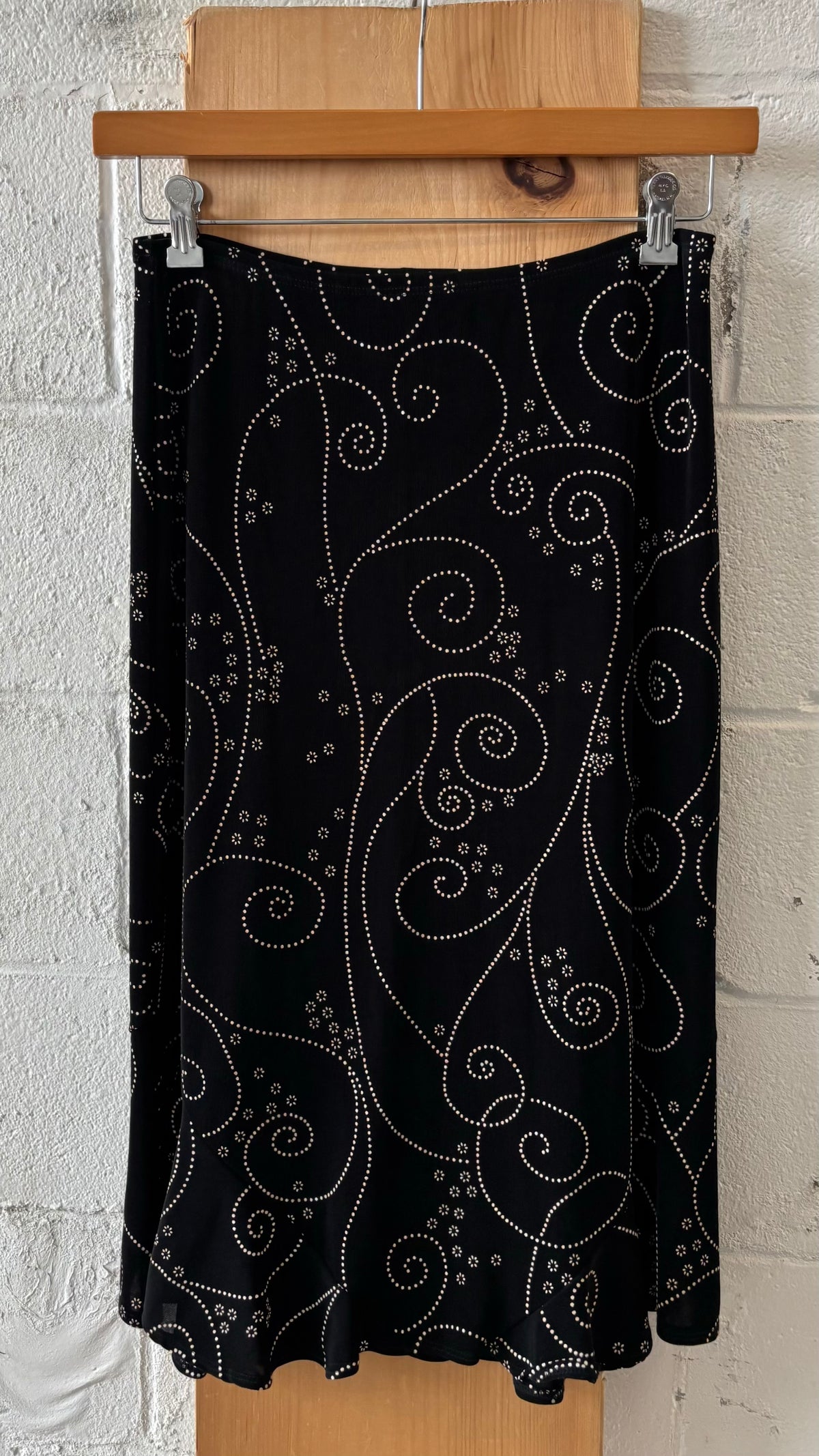 Swirl Patterned Skirt : M
