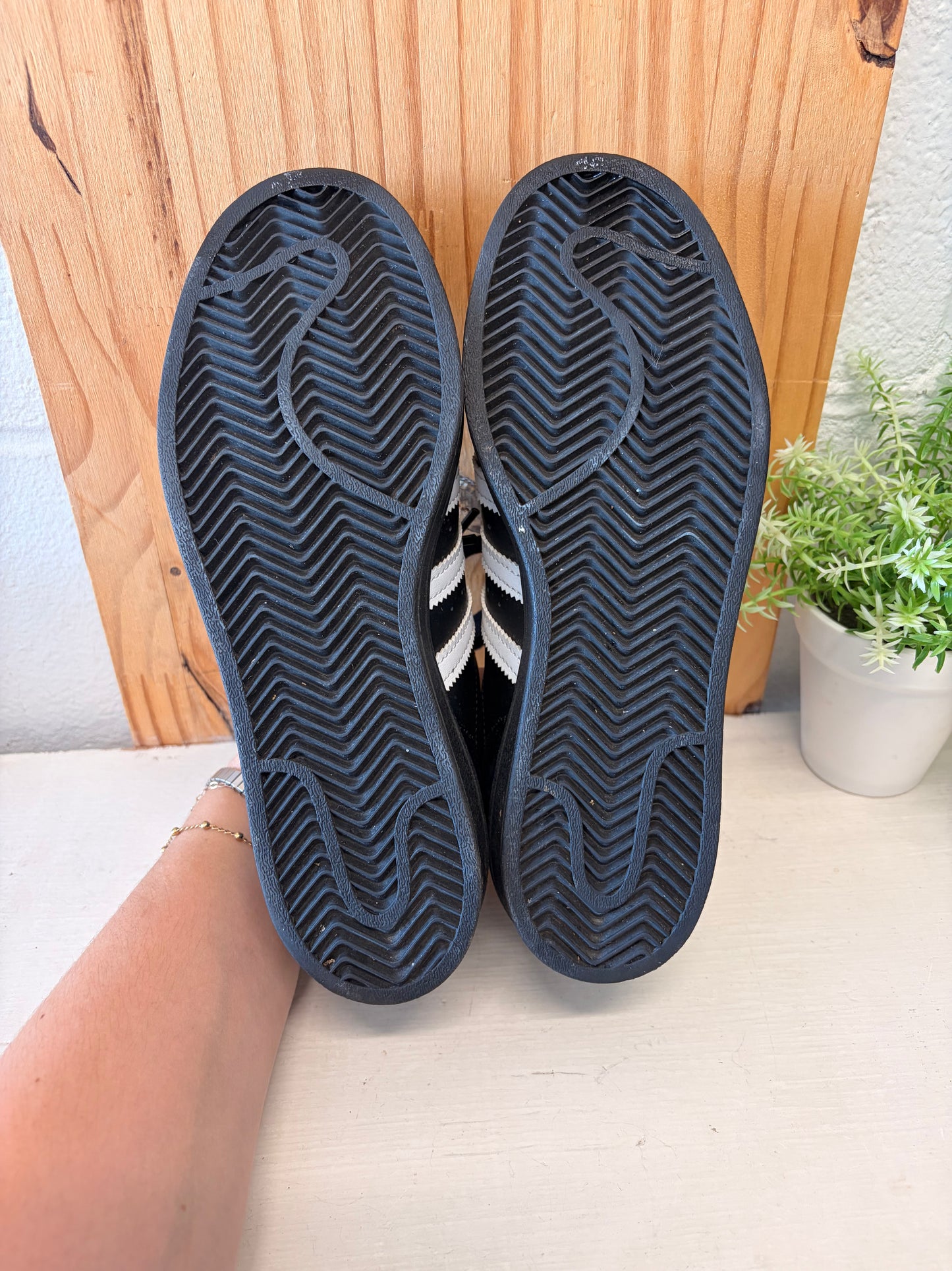 Black & White Adidas Allstars : Men’s 6