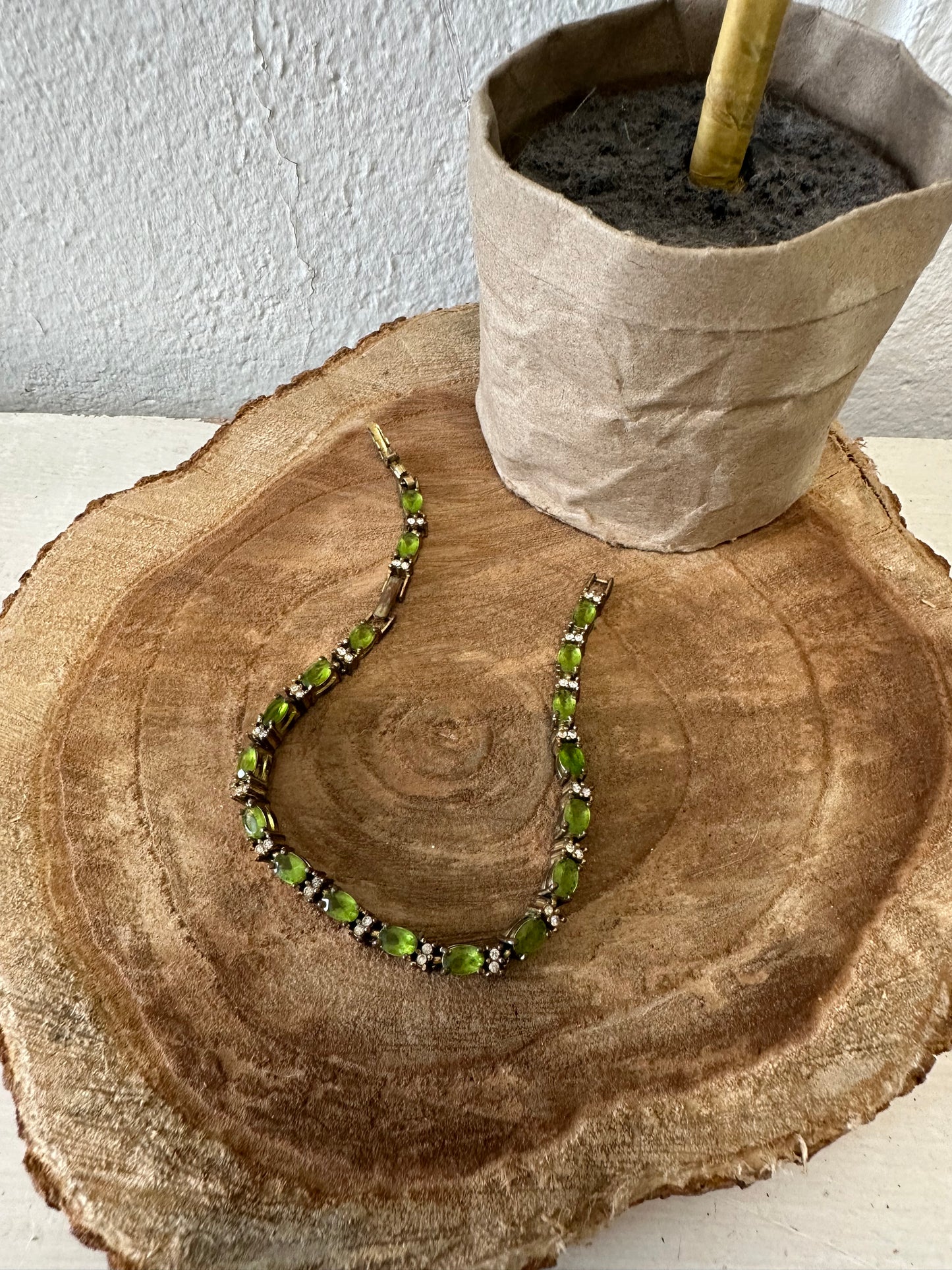 Vtg Avon Green Bracelet with Sizer