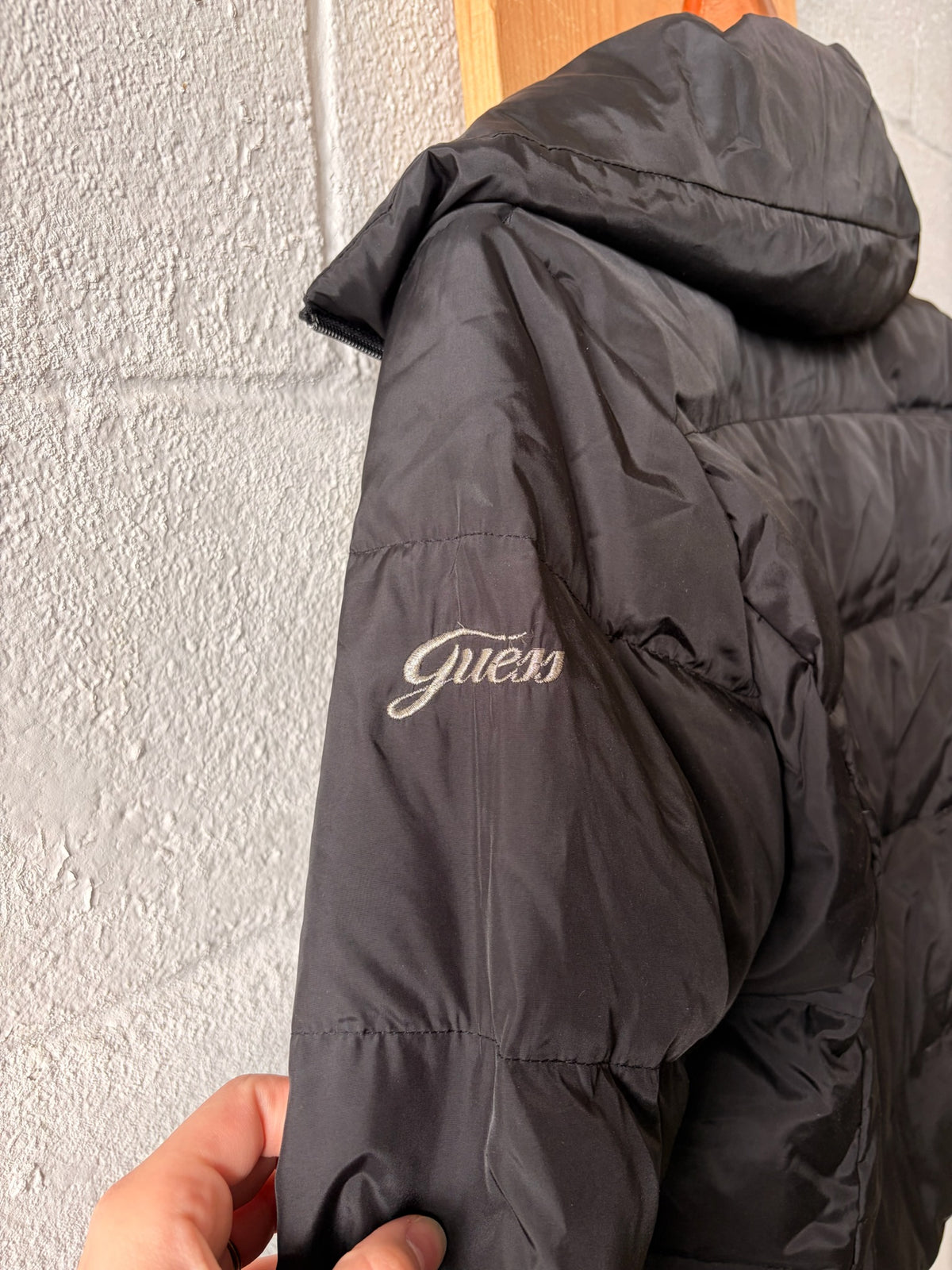Black Guess Puffer : M