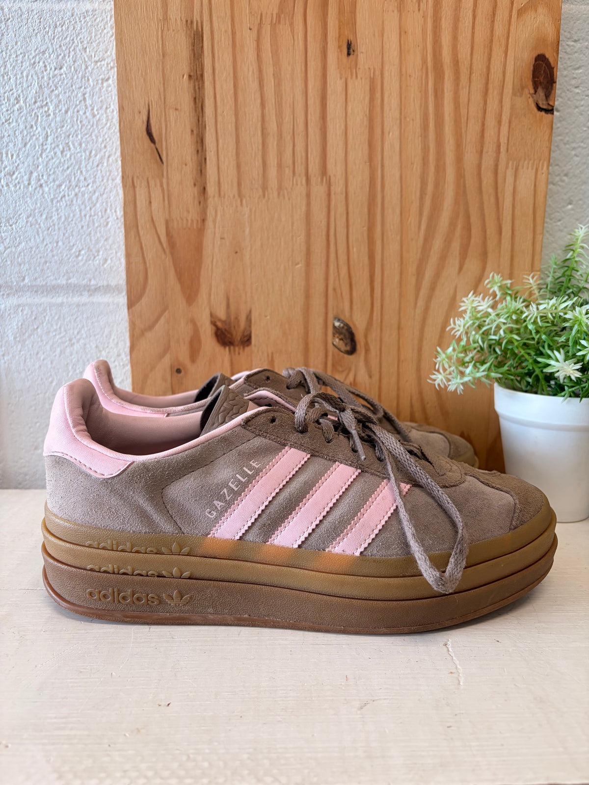 Adidas Gazelle Platform Sneakers : Size 7.5