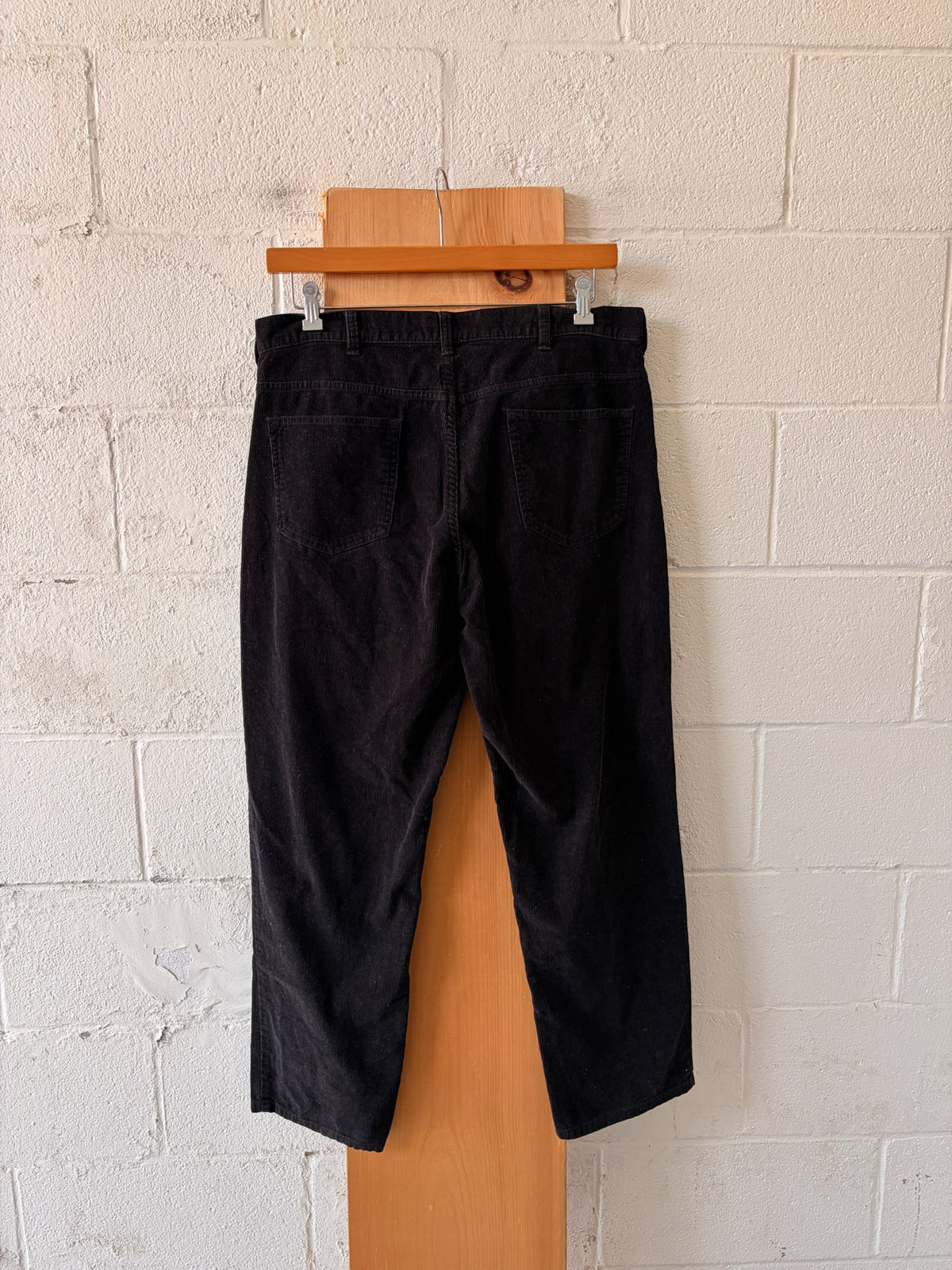 Black St John’s Bay Jeans : 36” W