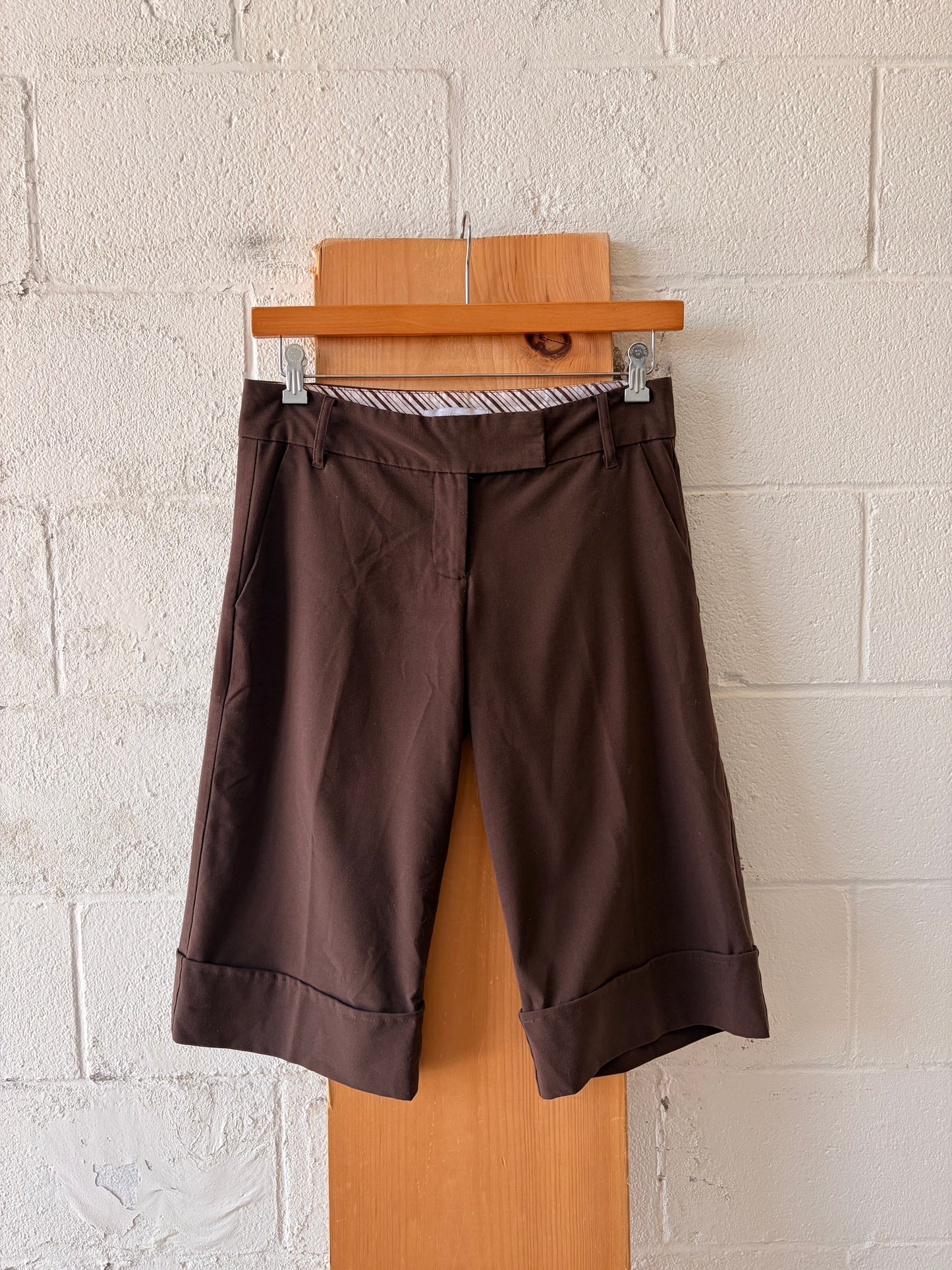 Long Cuffed Brown Shorts : 9
