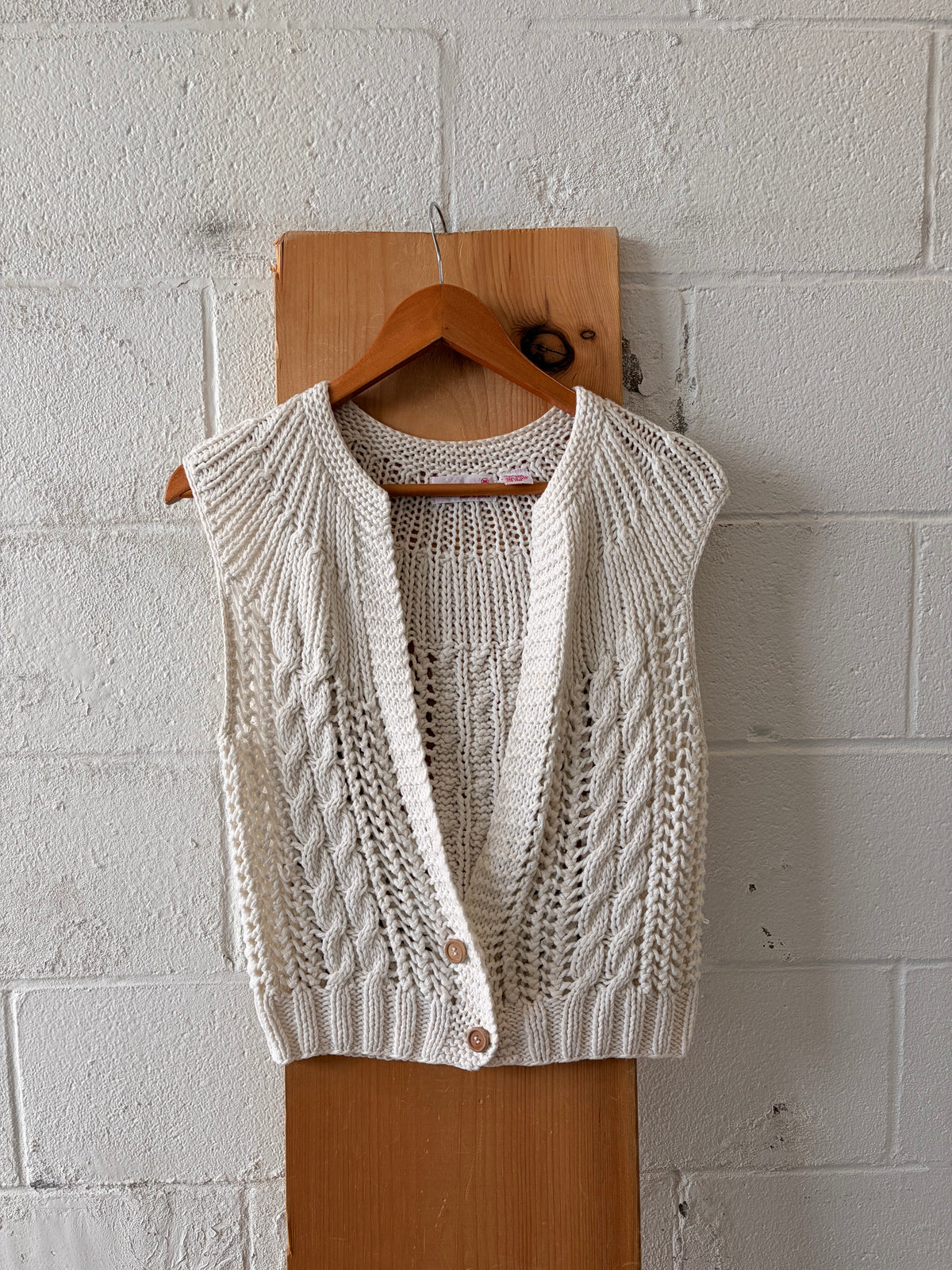 Sleeveless Cream Crochet Sweater : M