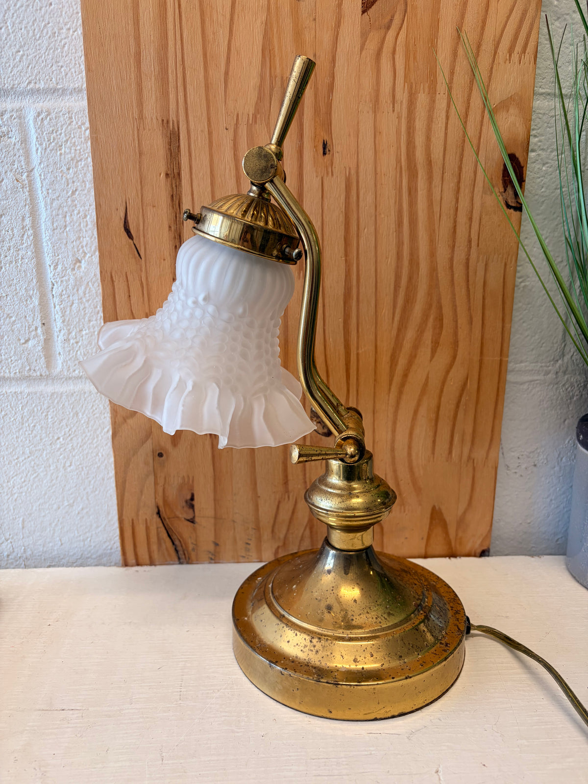Vtg Adjustable Tulip Shaded Desk Lamp (Local Pick Up Only - Tested)