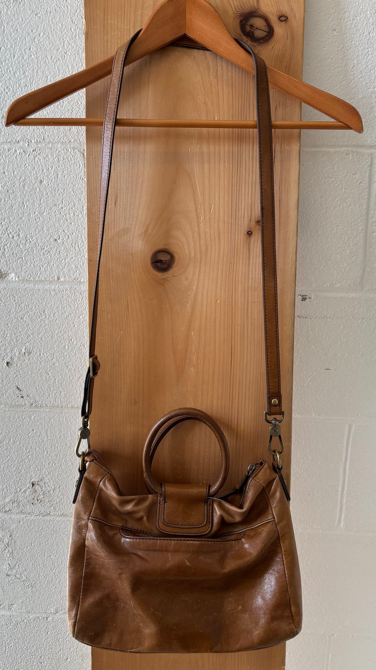 Hobo Medium Sheila Satchel