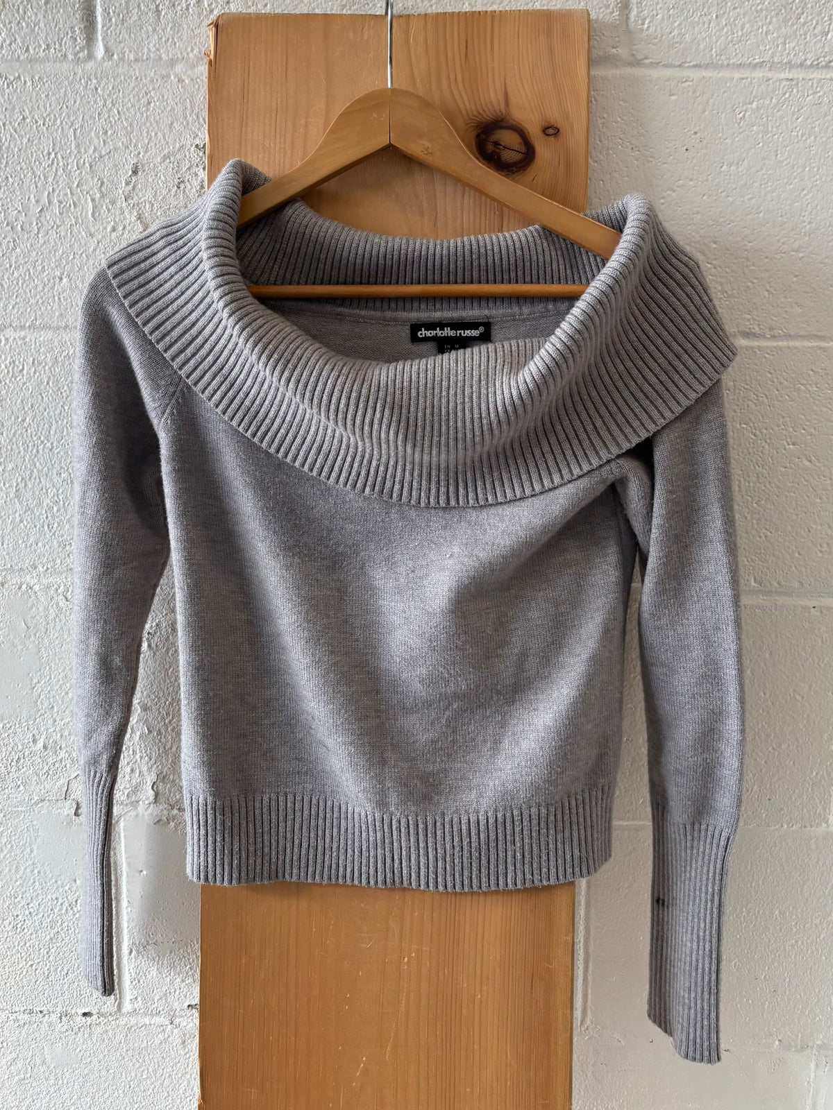 Light Gray Off-Shoulder Sweater : M
