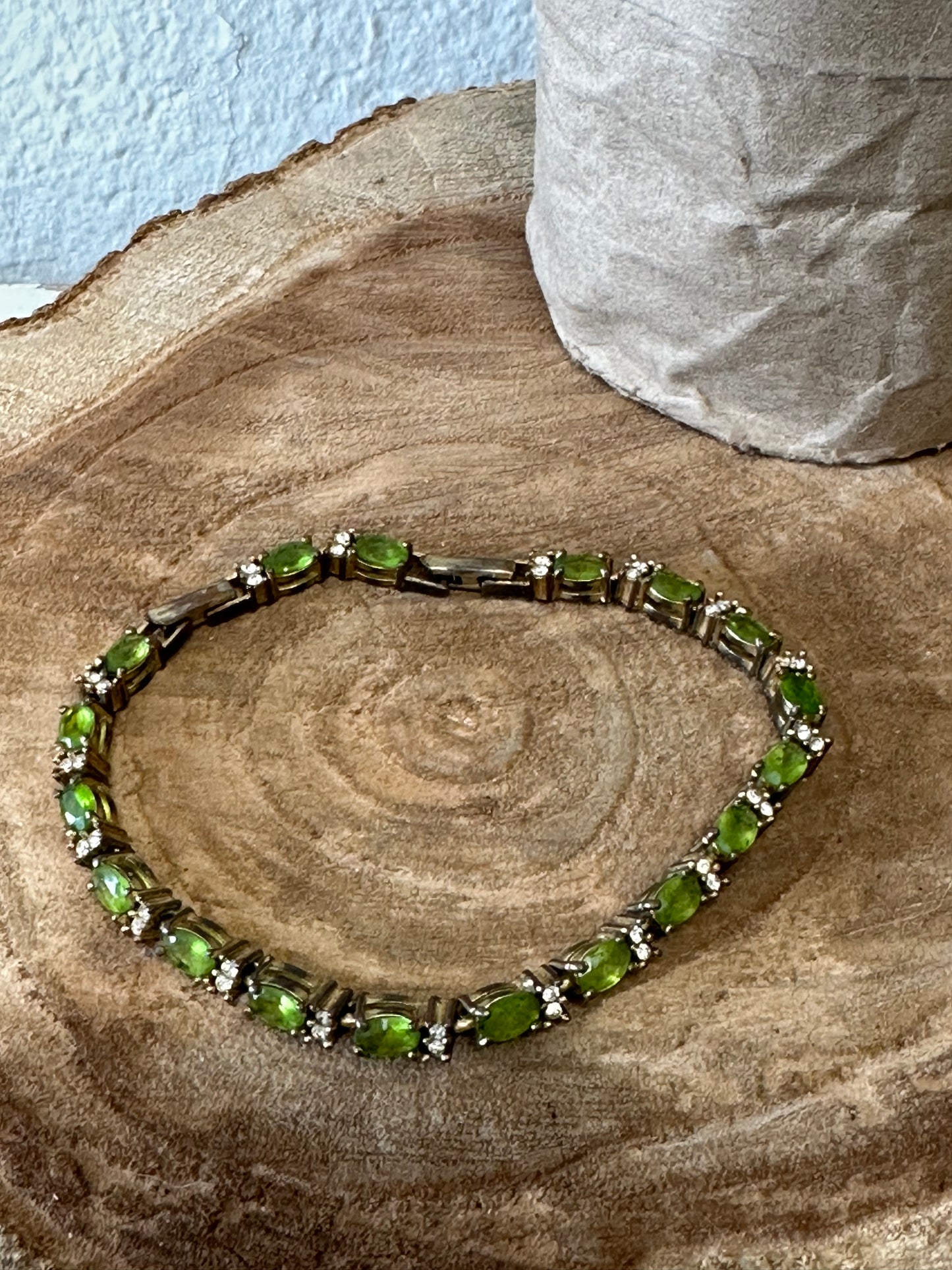 Vtg Avon Green Bracelet with Sizer