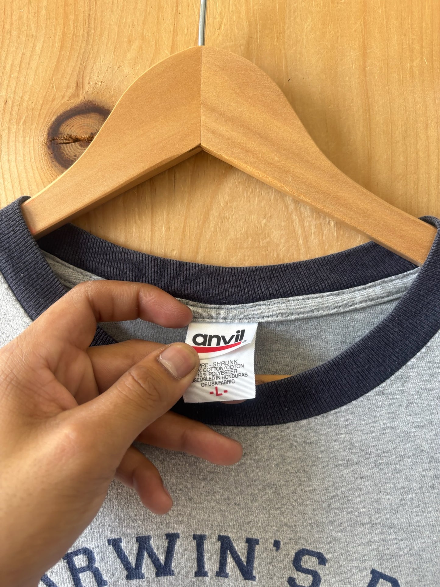 Darwin’s Pub Ringer : L