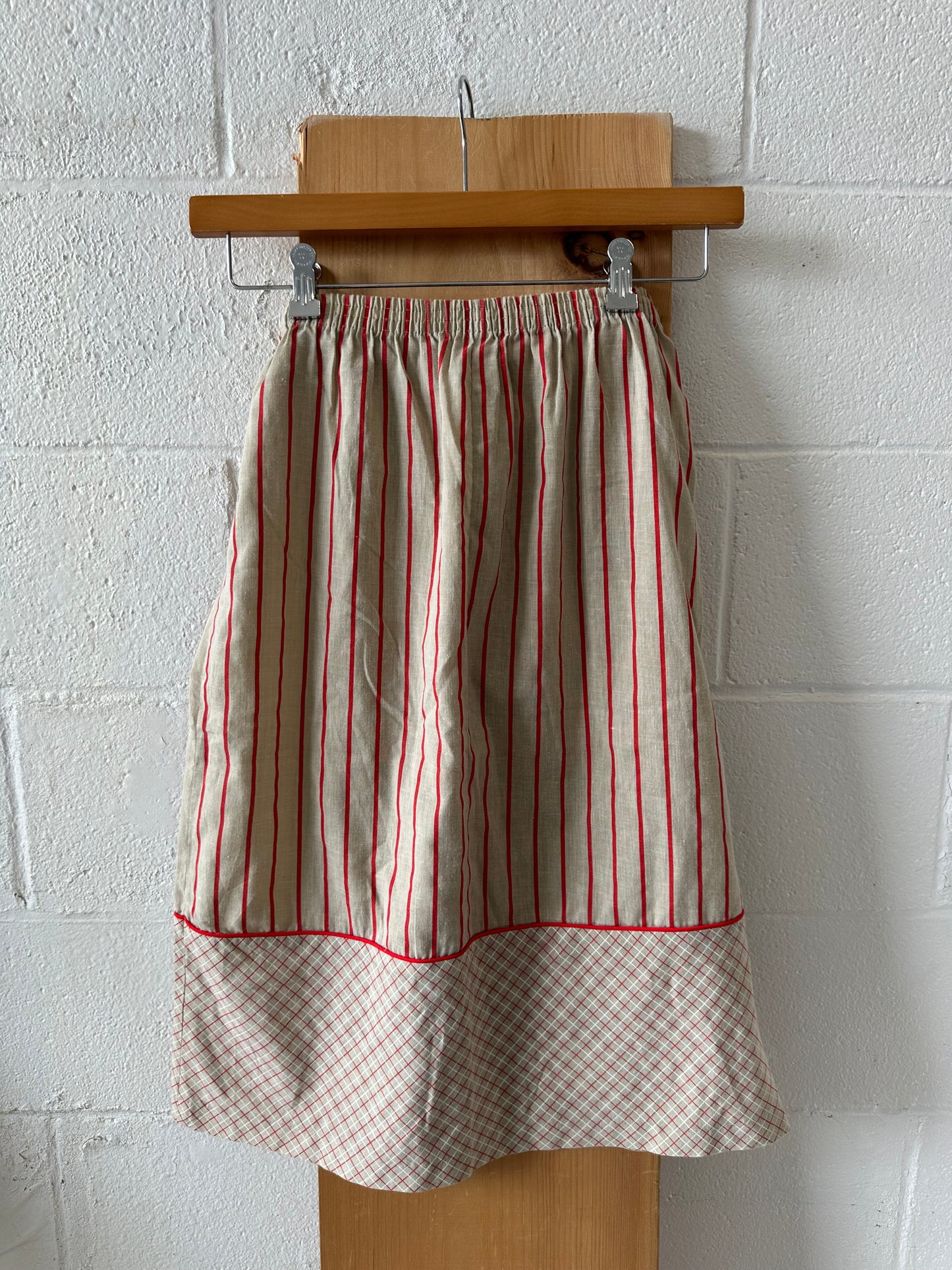 Vtg Apple Skirt : XS