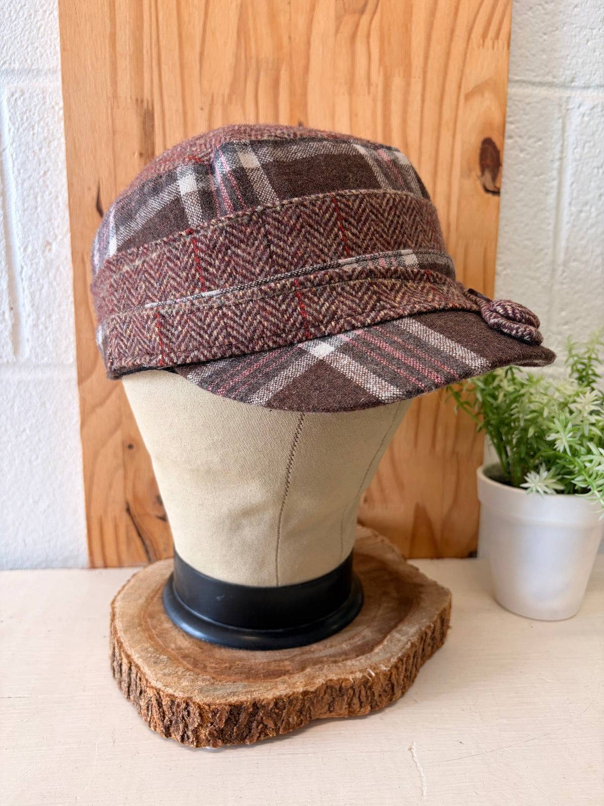 Plaid Brown Newsboy Cap : OS