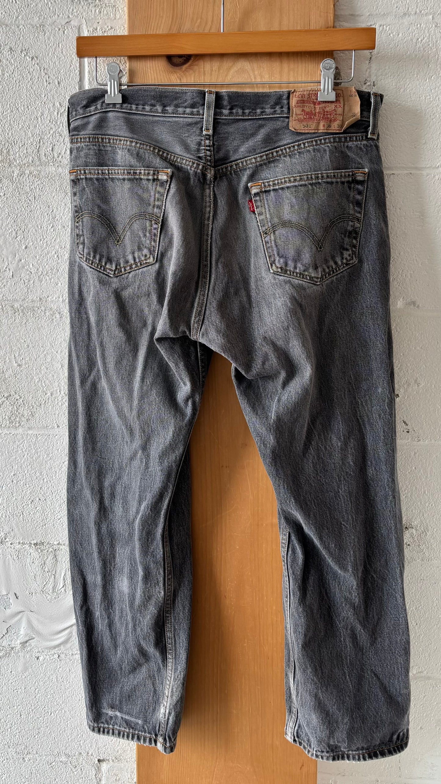 501 Black Levi’s : 36” W