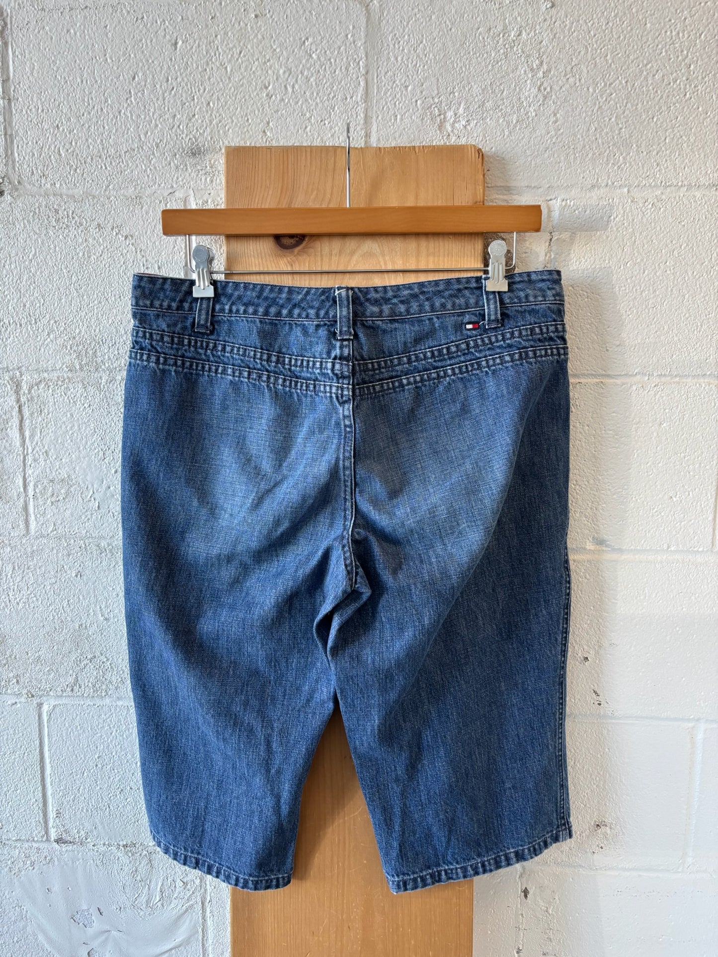 Tommy Denim Capris : 14