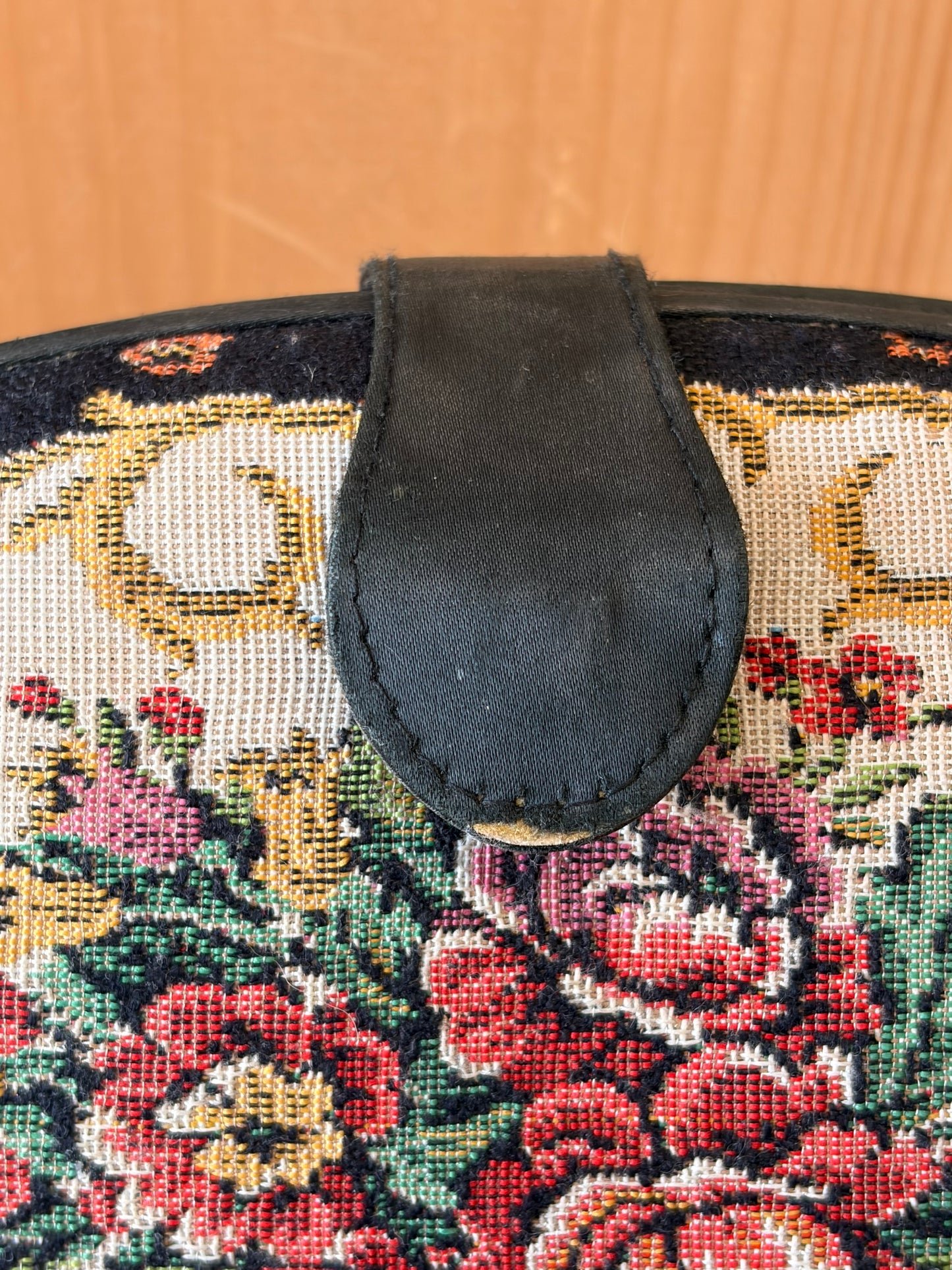 Vtg Tapestry Purse