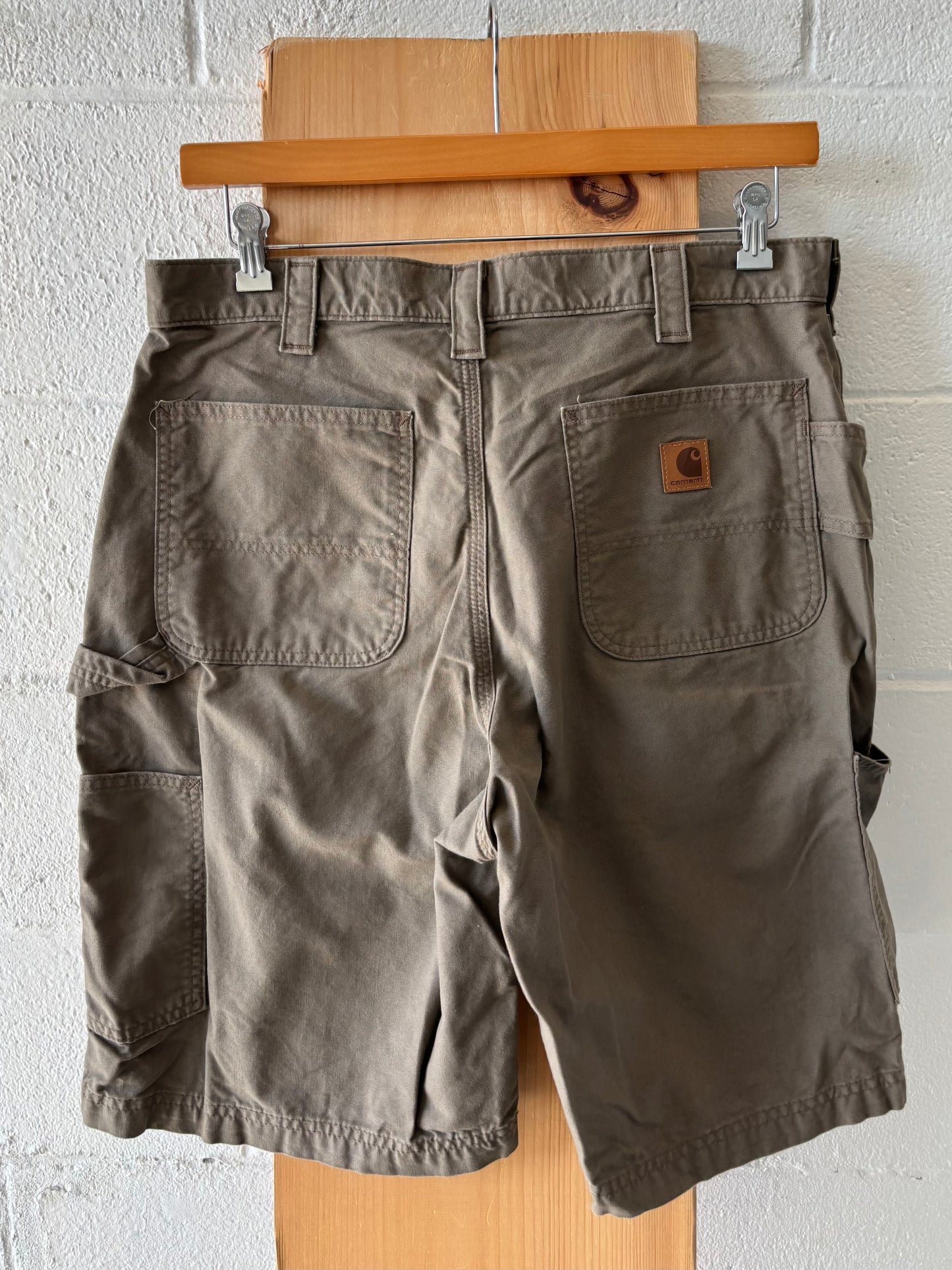 Green Carhartt Shorts : 36