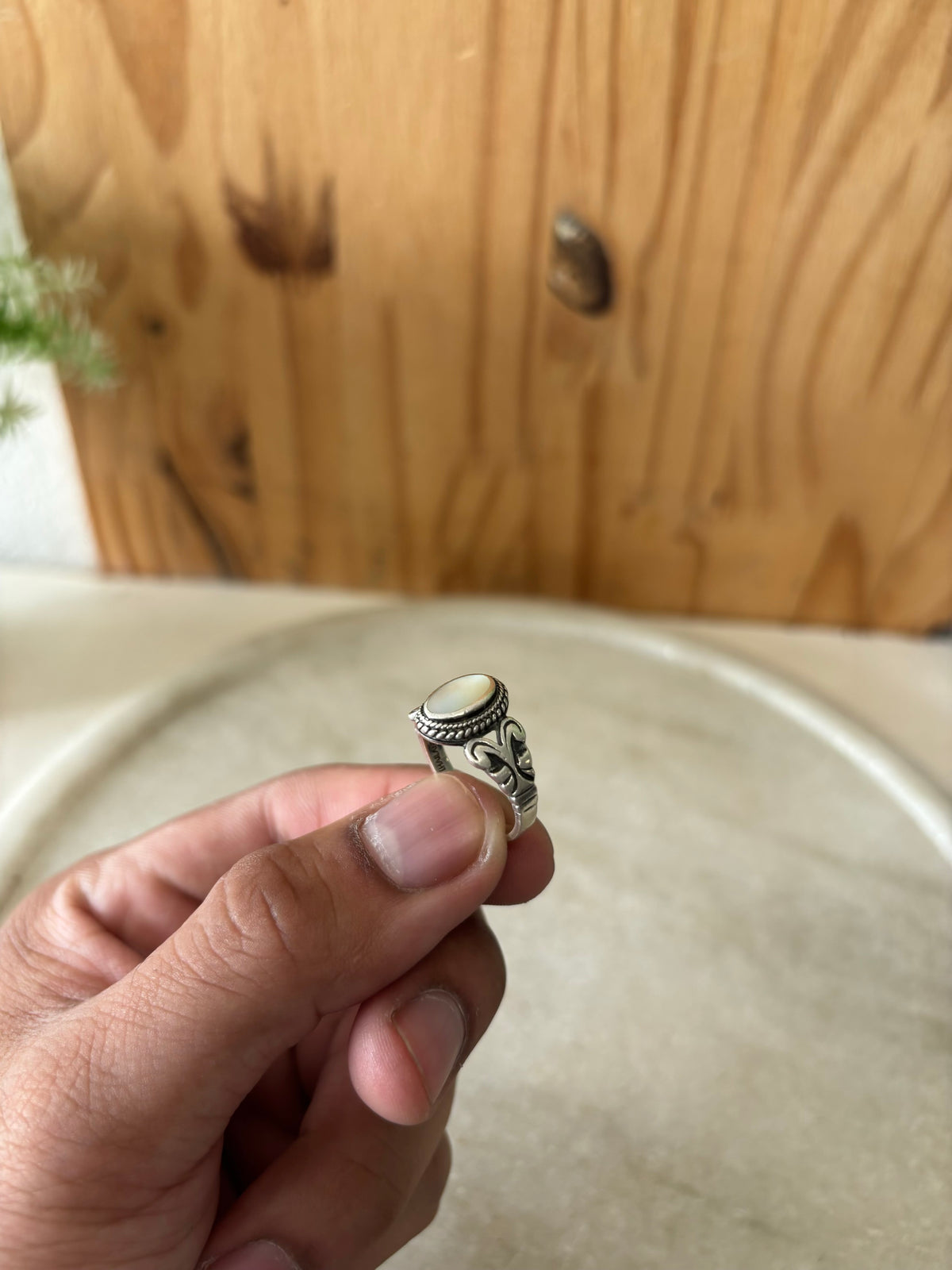 925 Sterling Silver Mother of Pearl Ring : U.S. 7.5