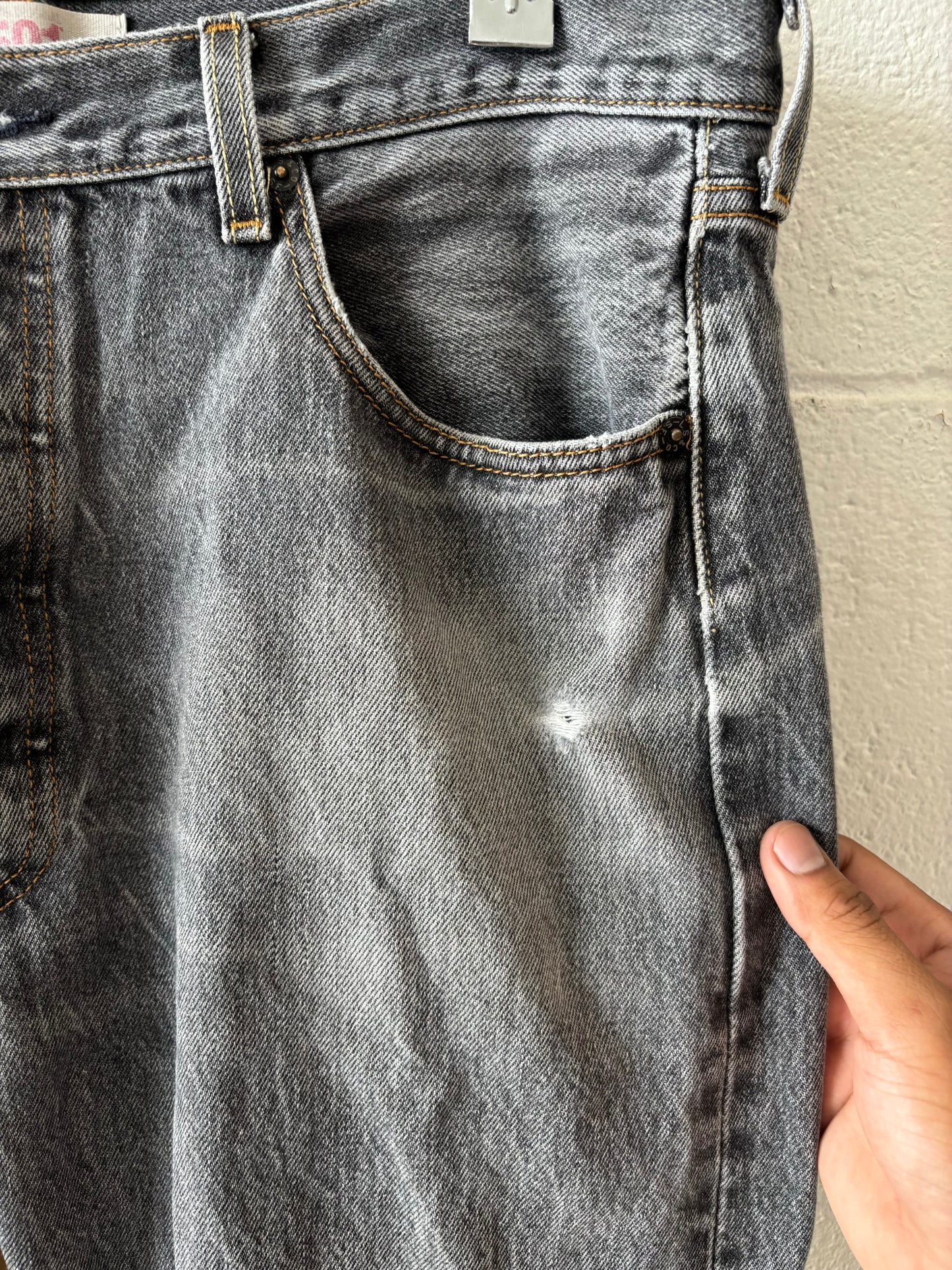 501 Black Levi’s : 36” W