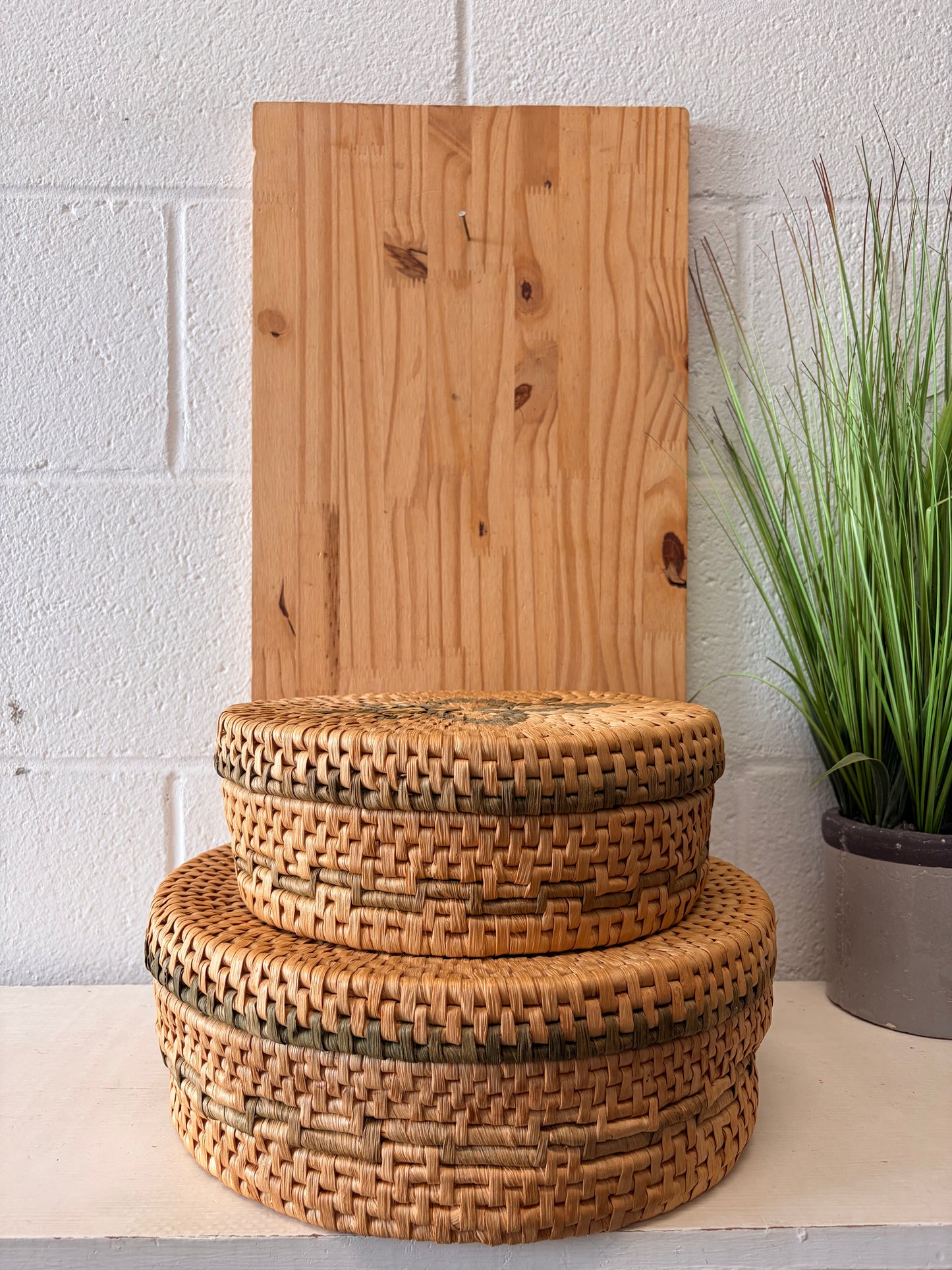 Vtg Pair of Woven Lidded Baskets (Local Pick Up Only)