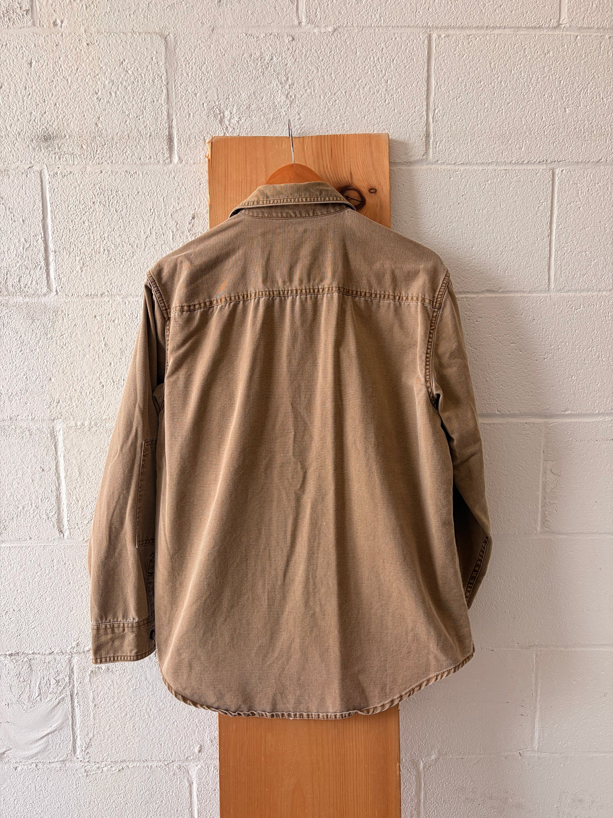Levi’s Khaki Button Down : M