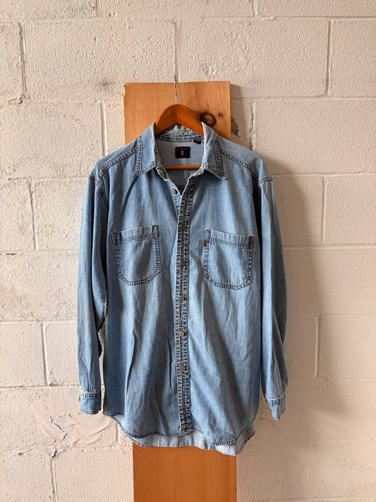 Levi’s Denim Button Down : L