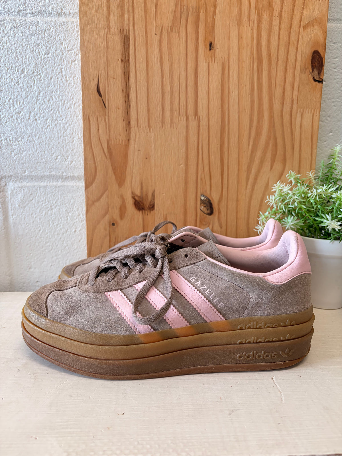 Adidas Gazelle Platform Sneakers : Size 7.5