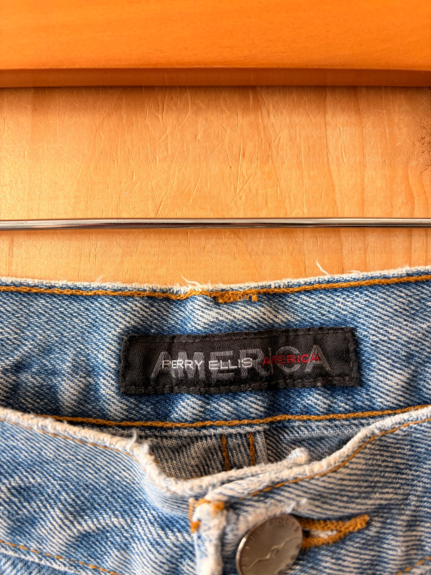 Perry Ellis Denim Shorts : 34